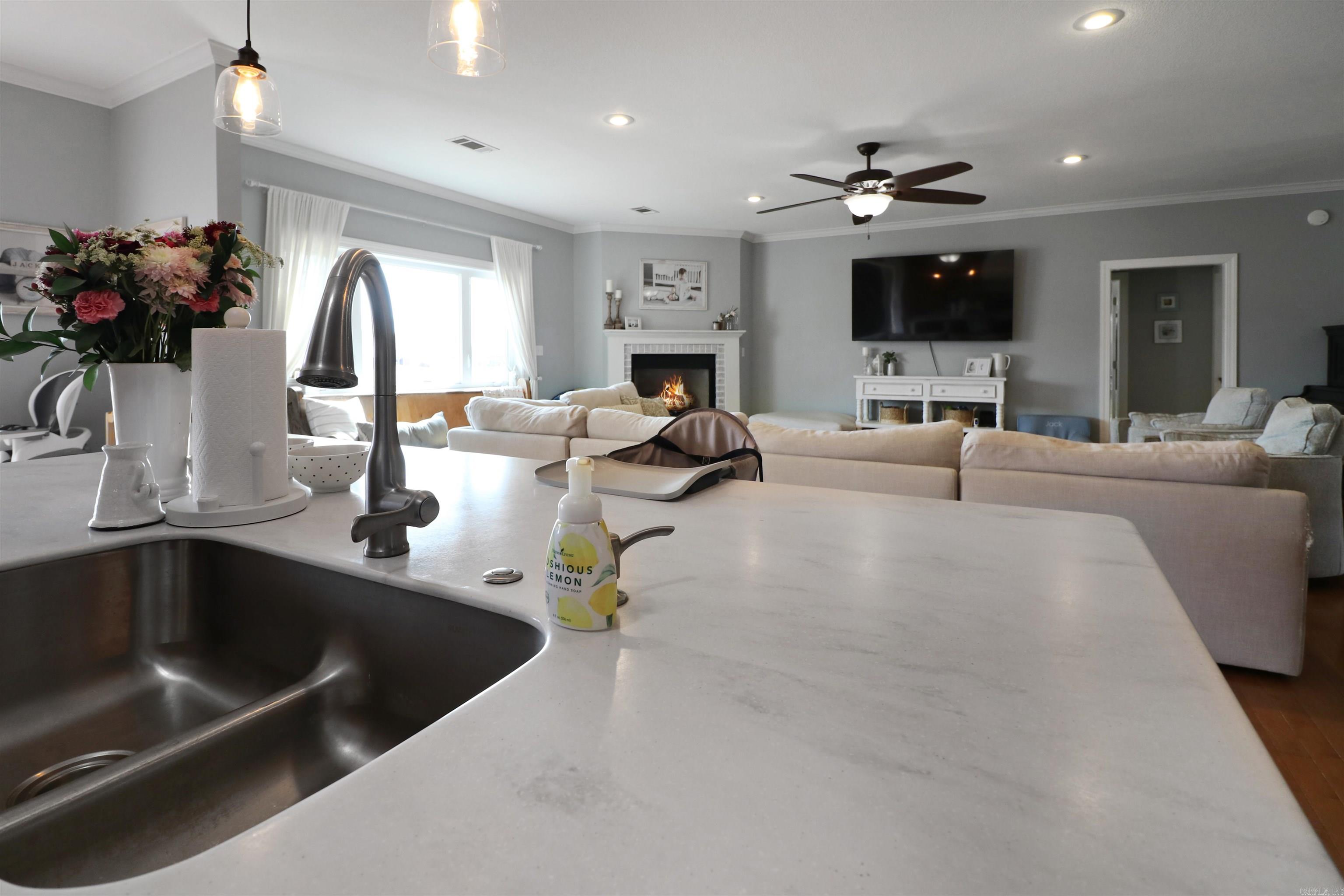 NORTH POINTE ESTATES - Residential