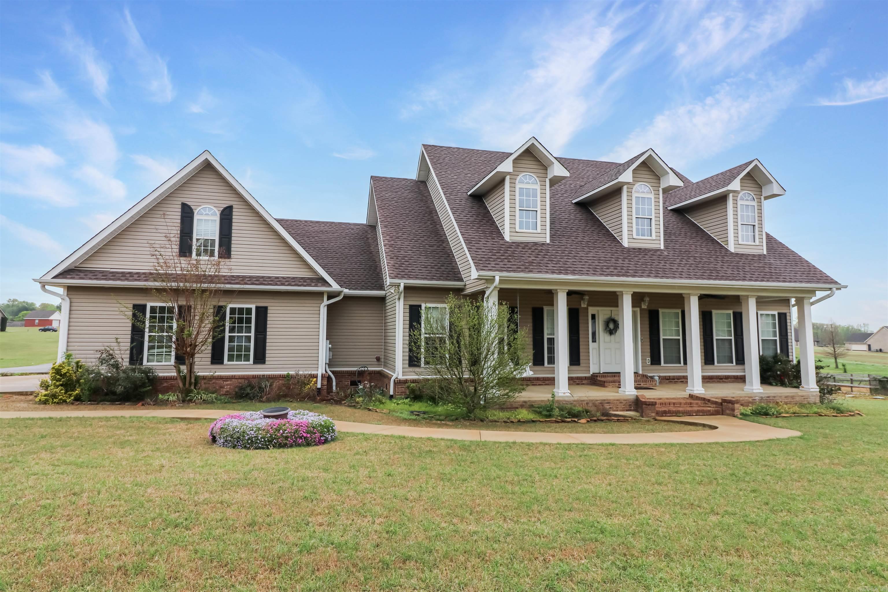 NORTH POINTE ESTATES - Residential