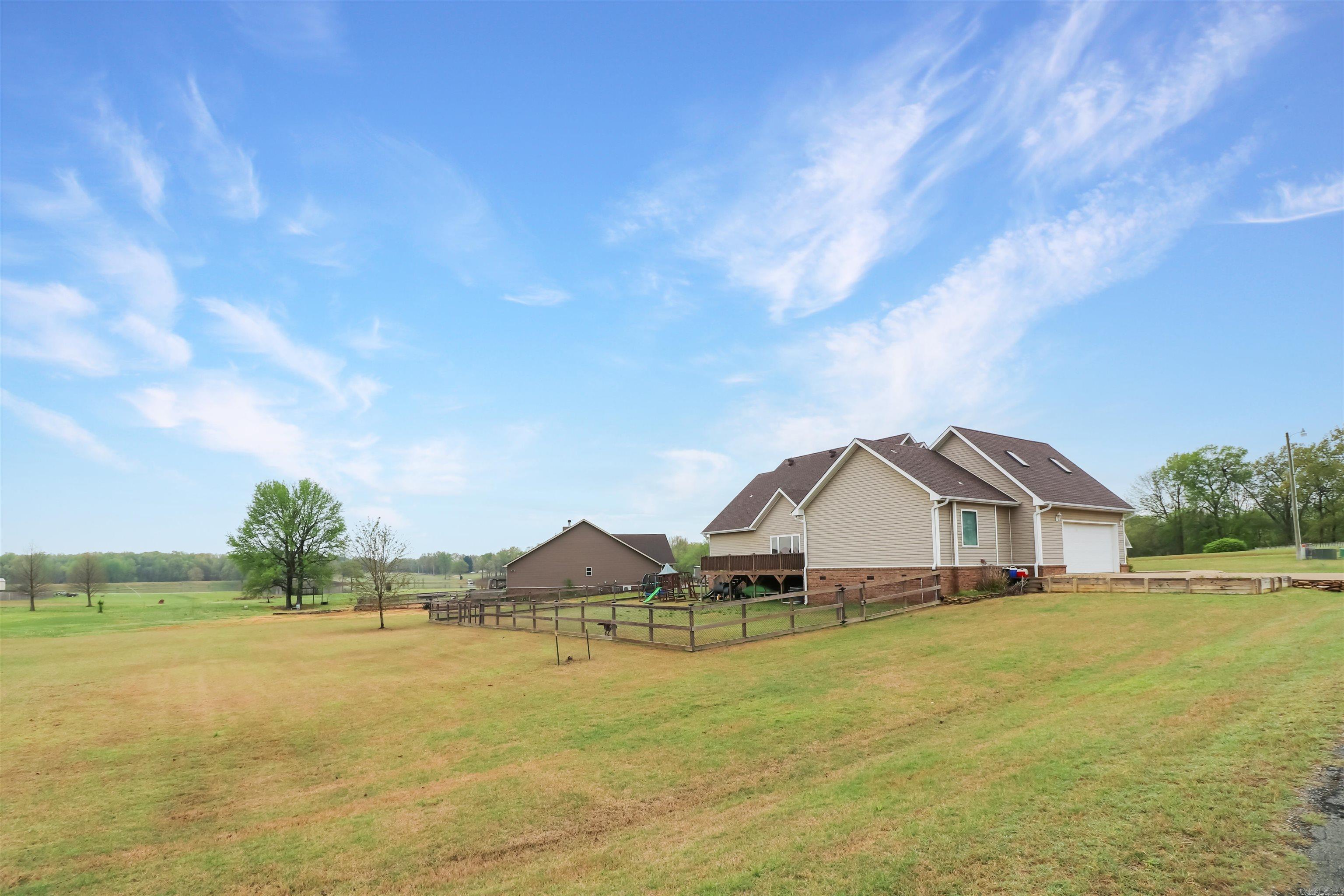 NORTH POINTE ESTATES - Residential