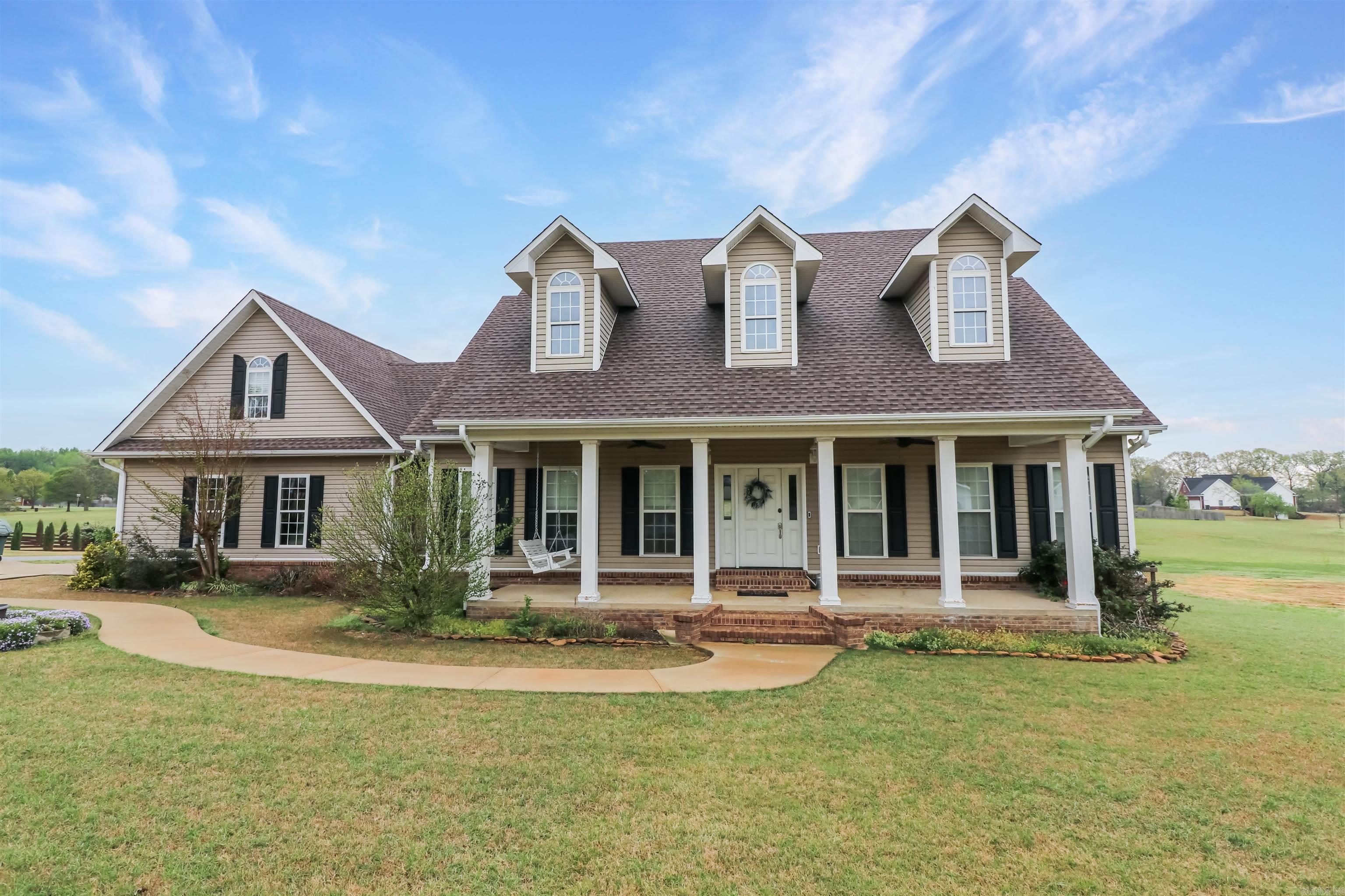 NORTH POINTE ESTATES - Residential