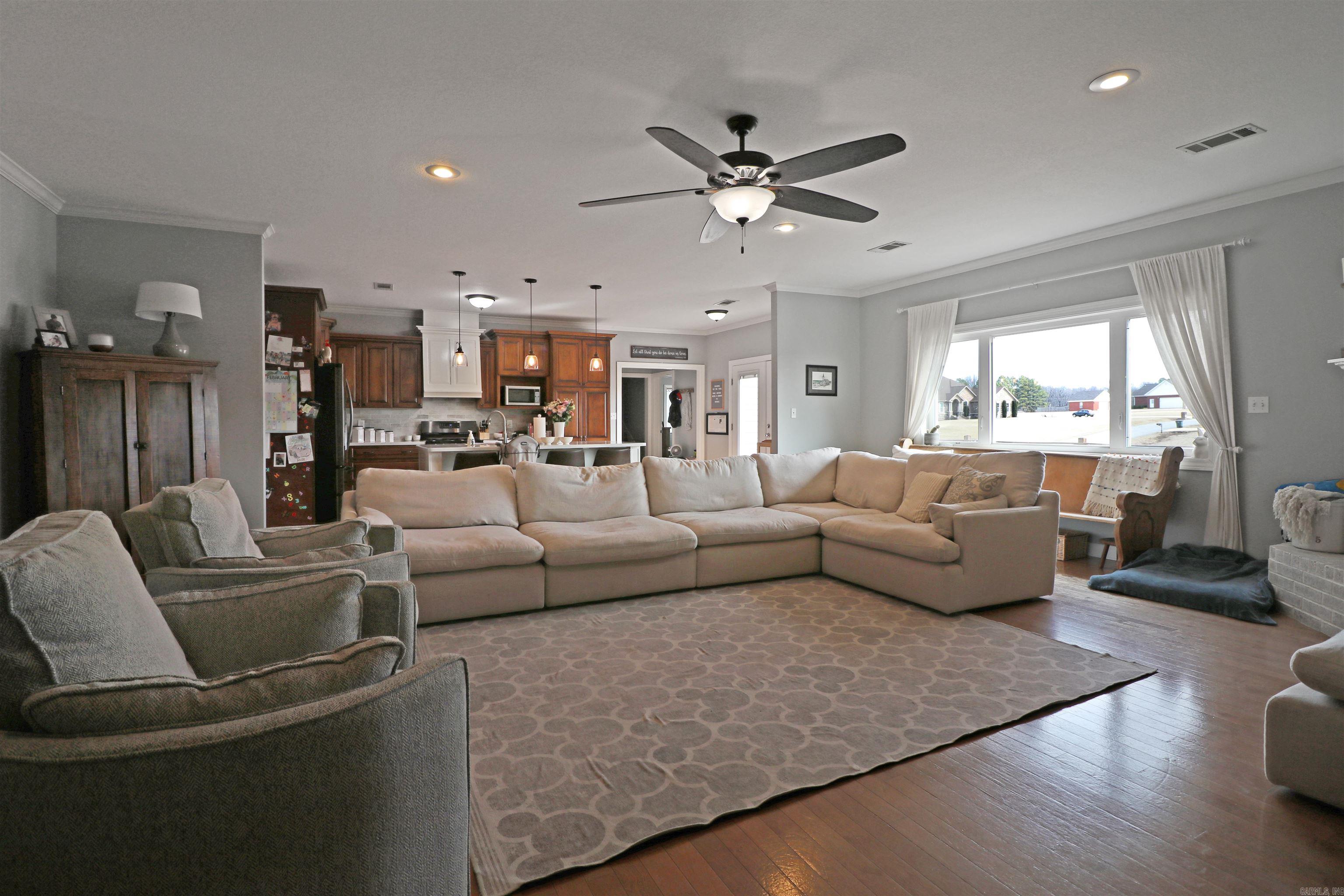 NORTH POINTE ESTATES - Residential