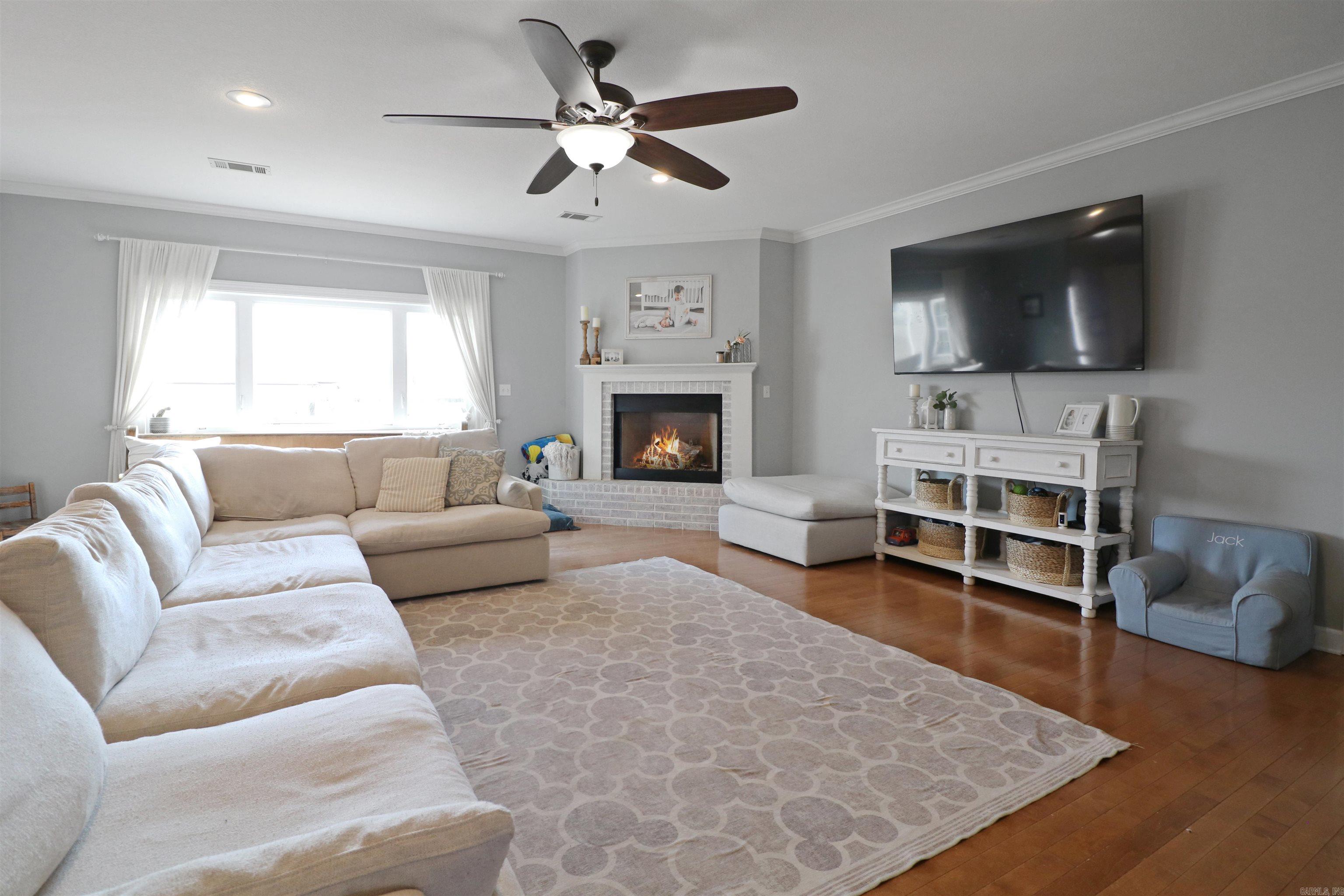 NORTH POINTE ESTATES - Residential