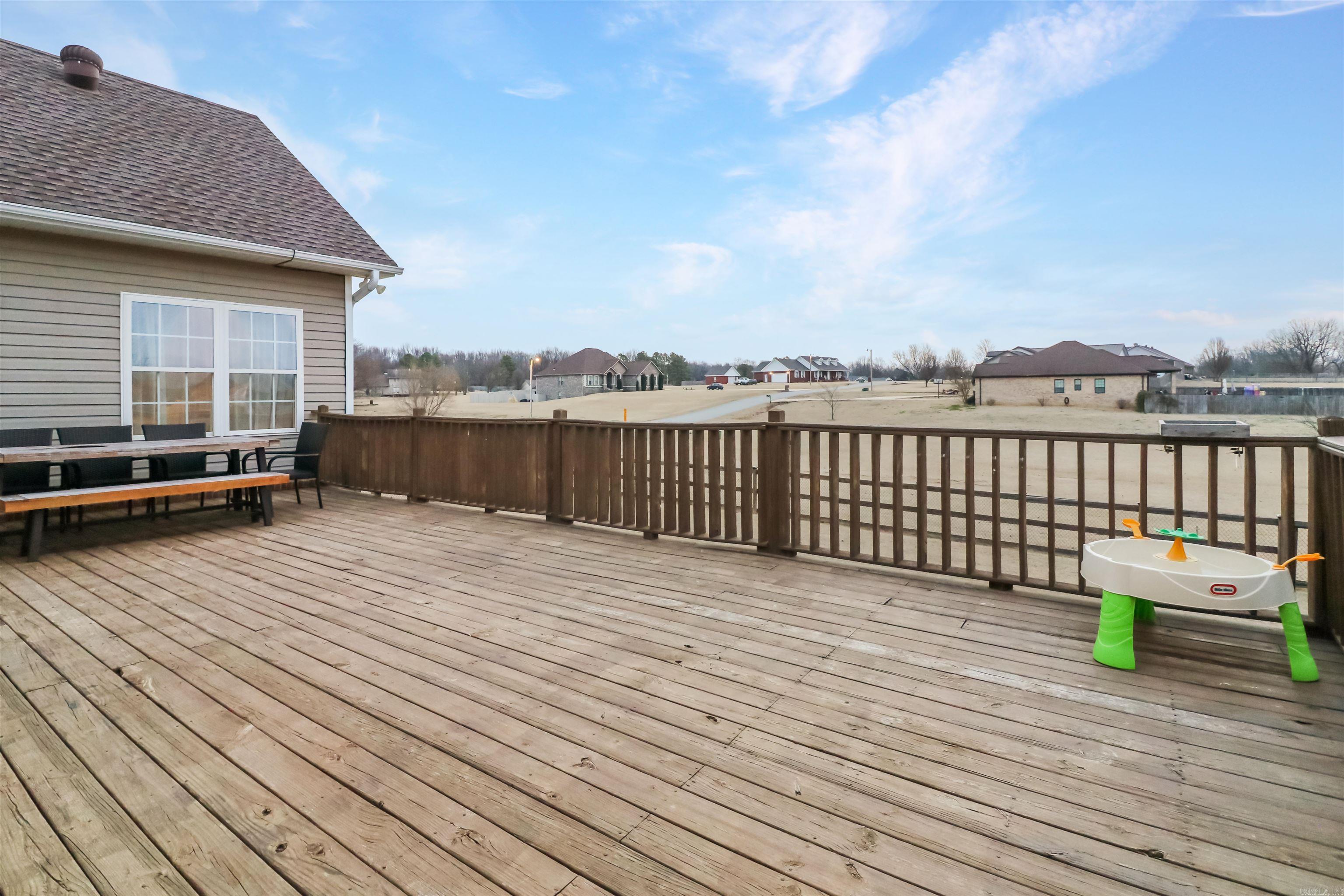 NORTH POINTE ESTATES - Residential