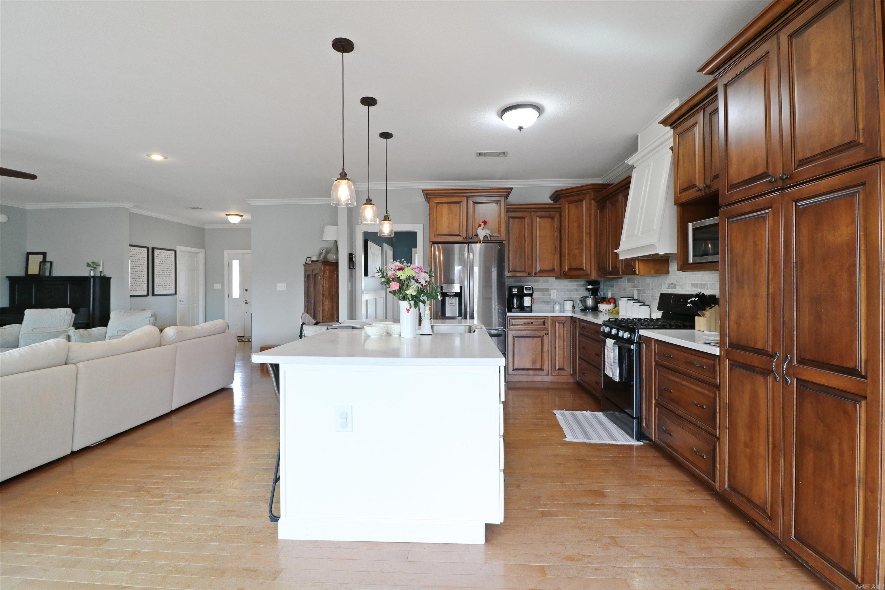 NORTH POINTE ESTATES - Residential