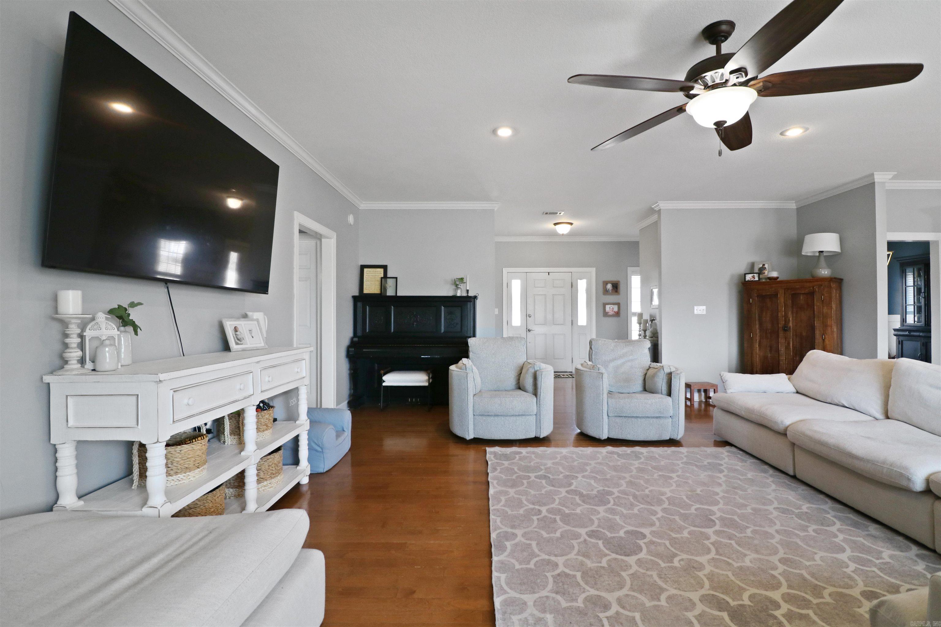 NORTH POINTE ESTATES - Residential