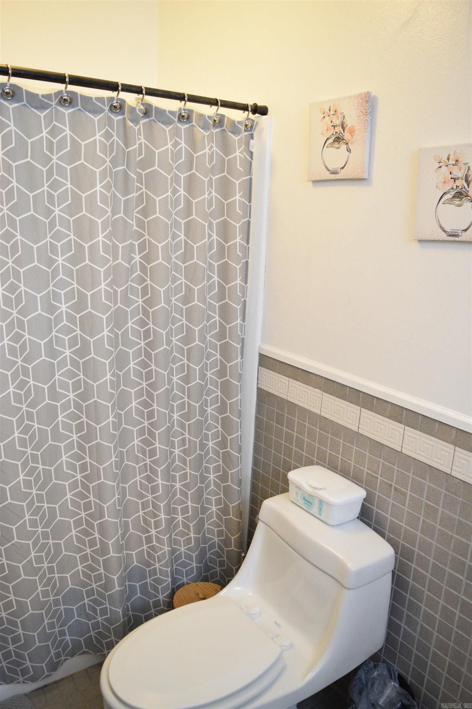 LAKEWOOD HILLS CONDO - Residential