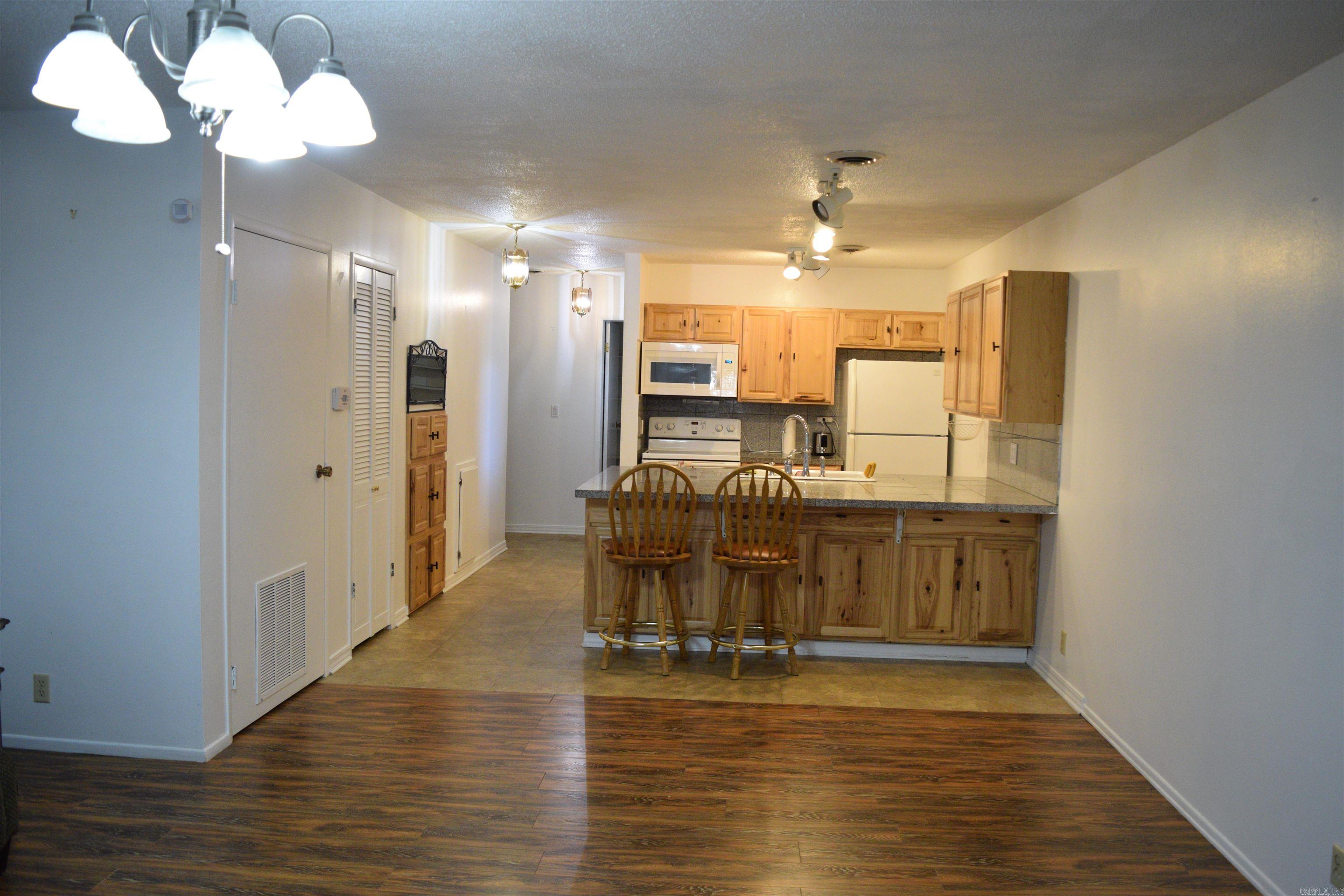 LAKEWOOD HILLS CONDO - Residential