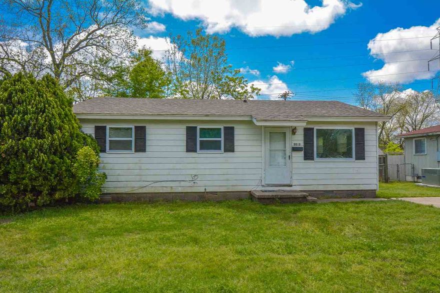 Newly Remodeled 3BR 1BA rental located in NLR with great freeway access. Home features large living space, eat in kitchen and large back yard. No pets, home does not take section 8 and Tenant must make 3 times the rental amount to qualify. Sqft is approx. Please feel free to measure.