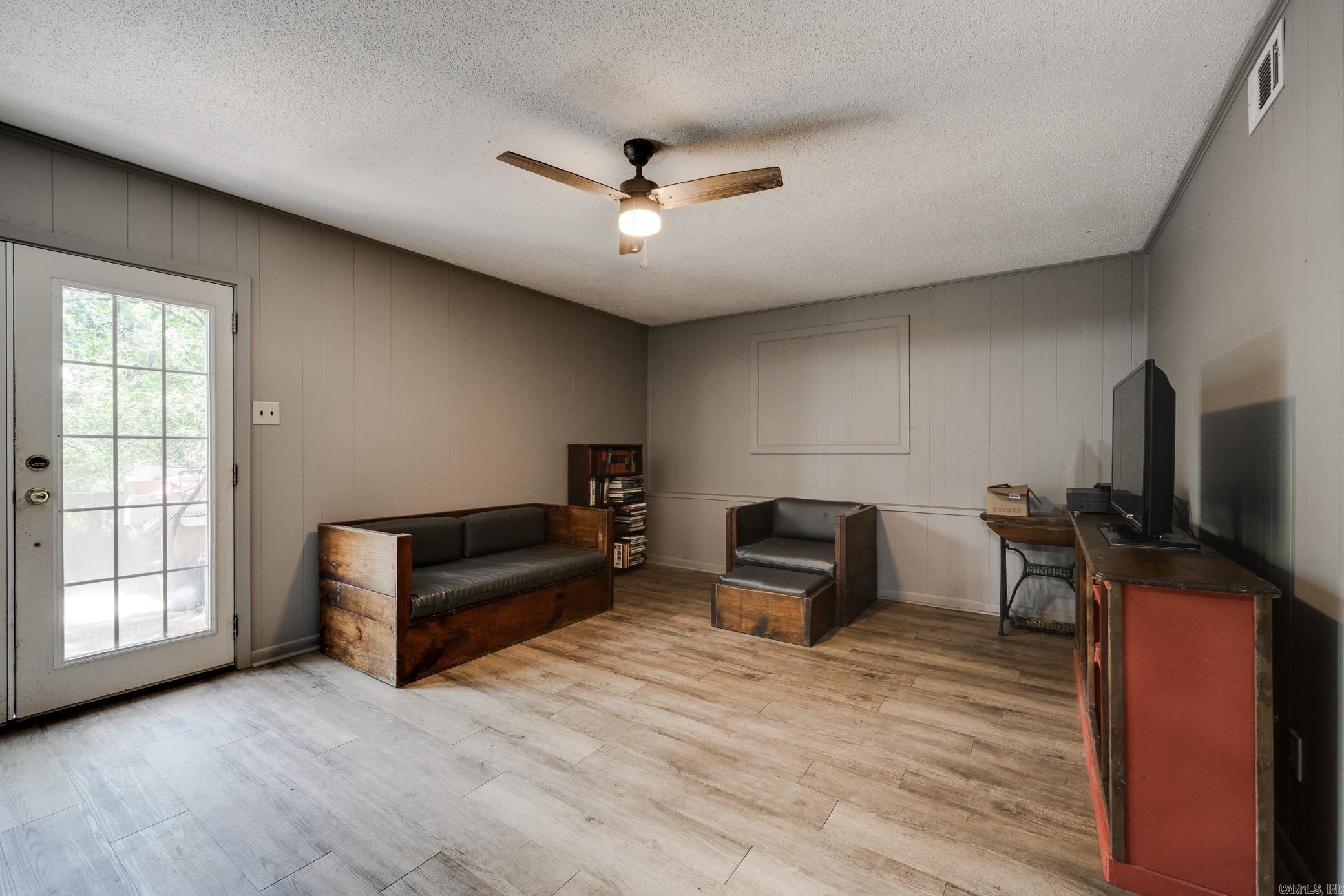 GREEN HILLS - Residential