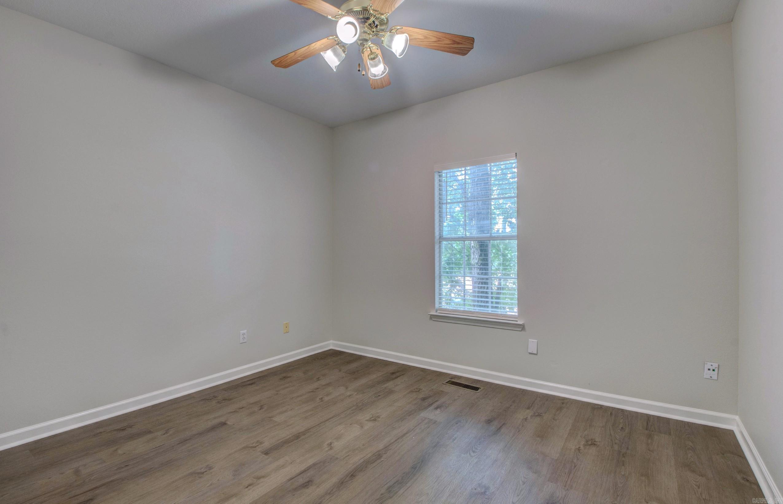 WESTHAMPTON - Residential