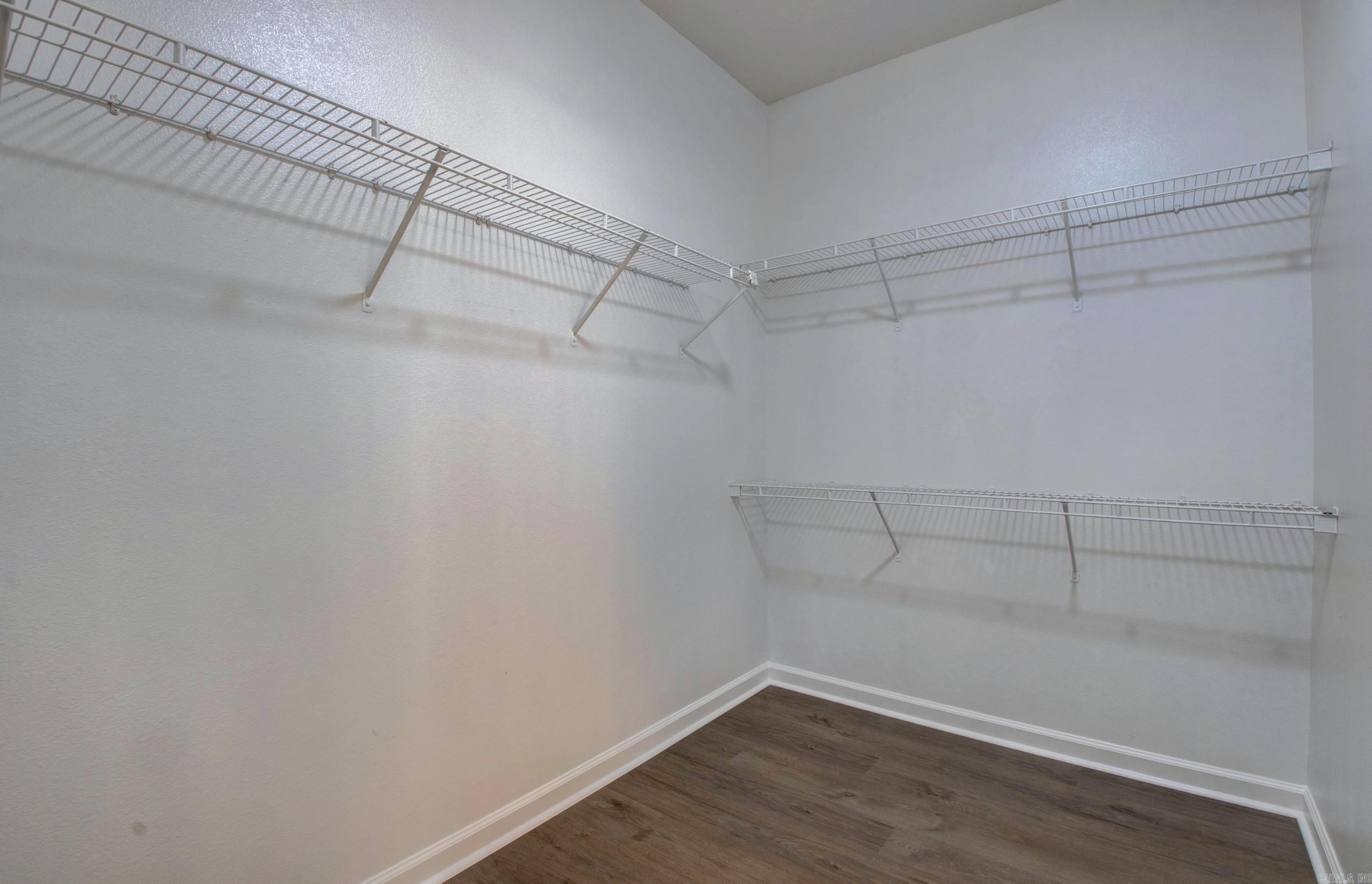 WESTHAMPTON - Residential