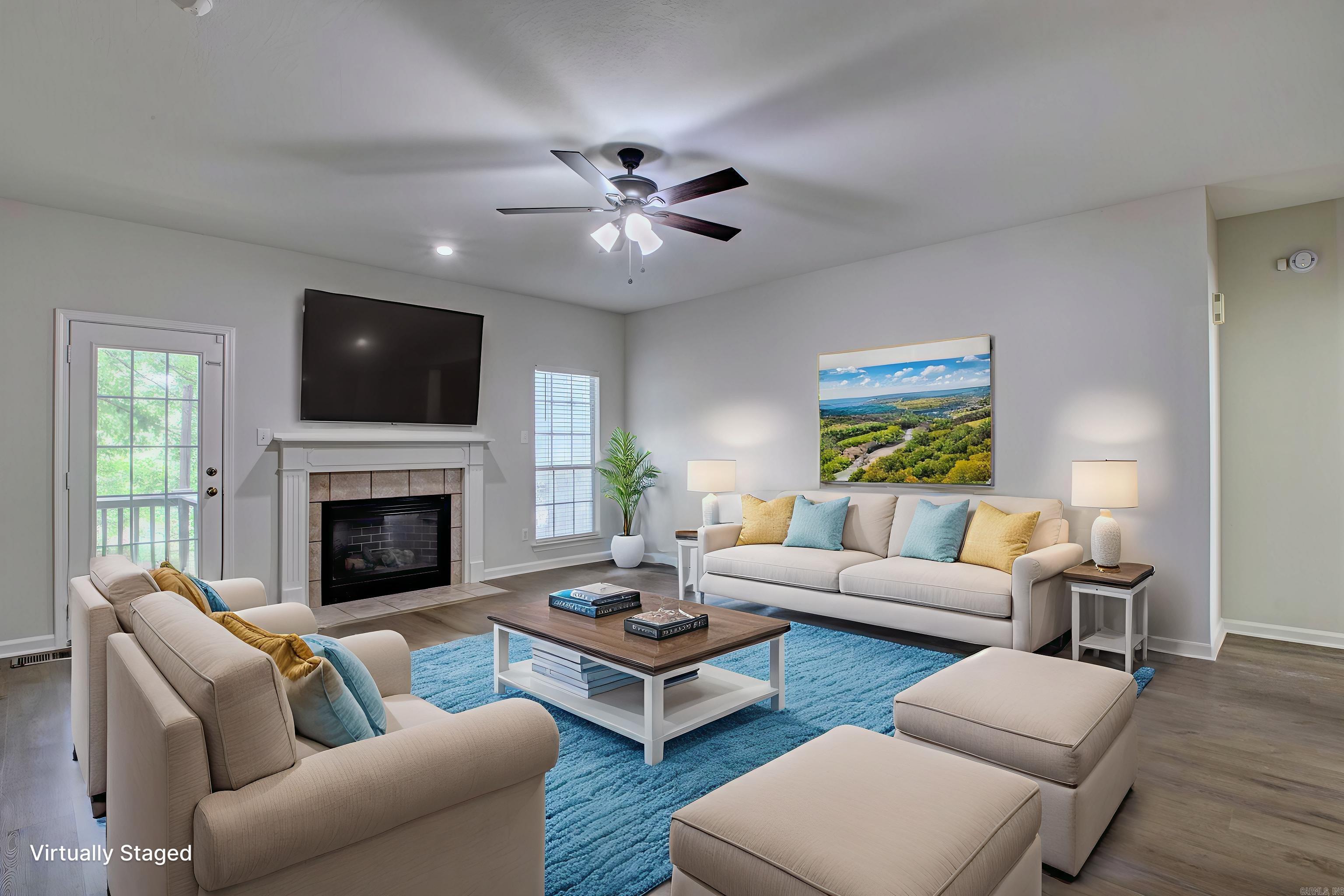 WESTHAMPTON - Residential