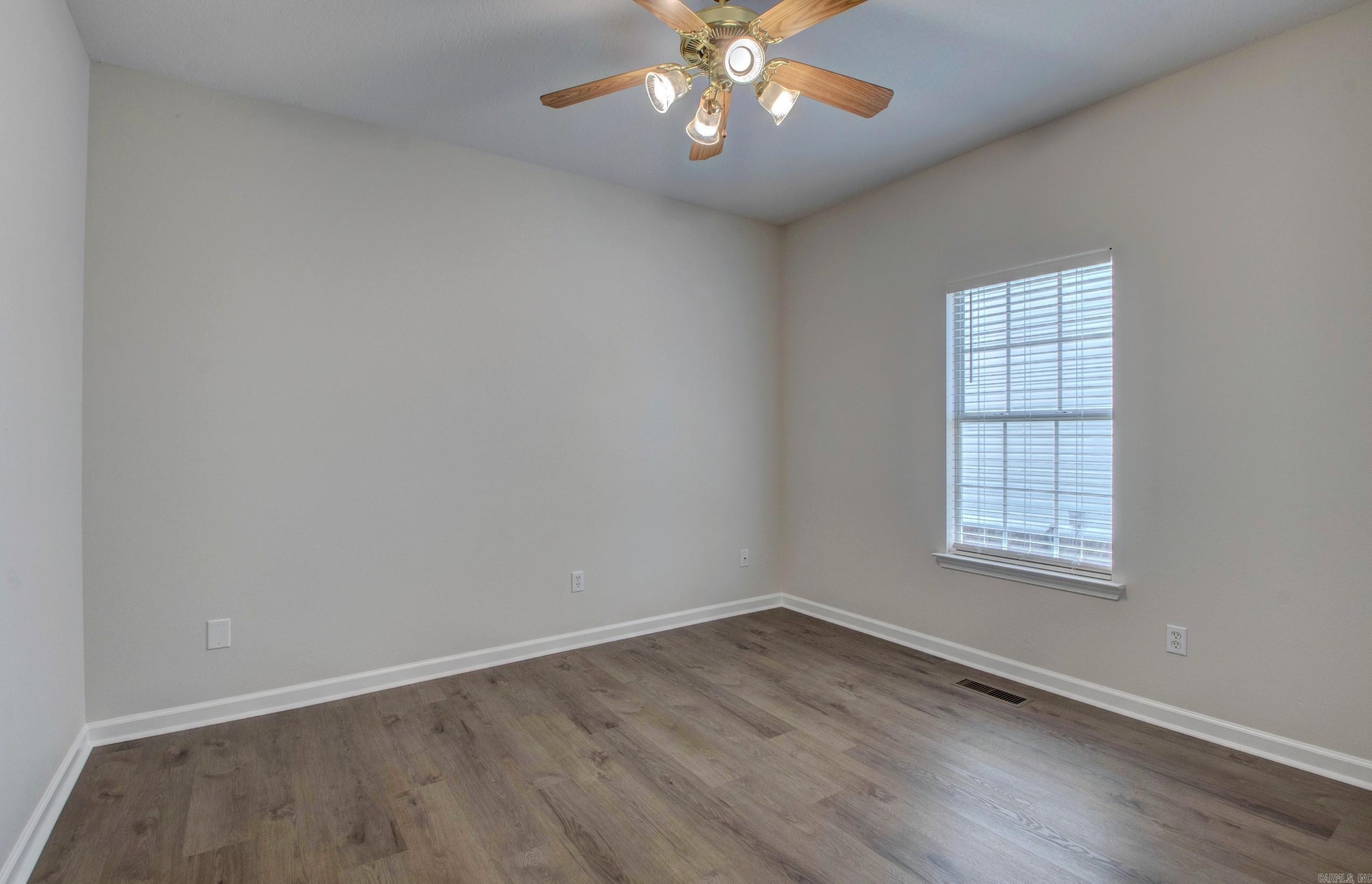 WESTHAMPTON - Residential