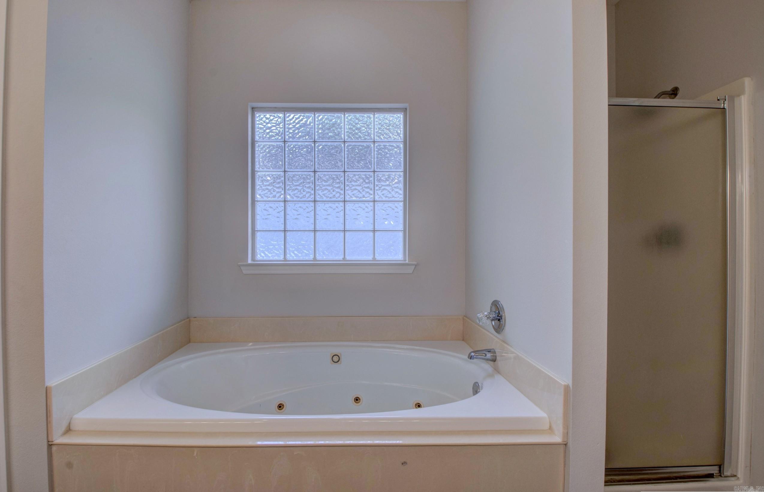 WESTHAMPTON - Residential