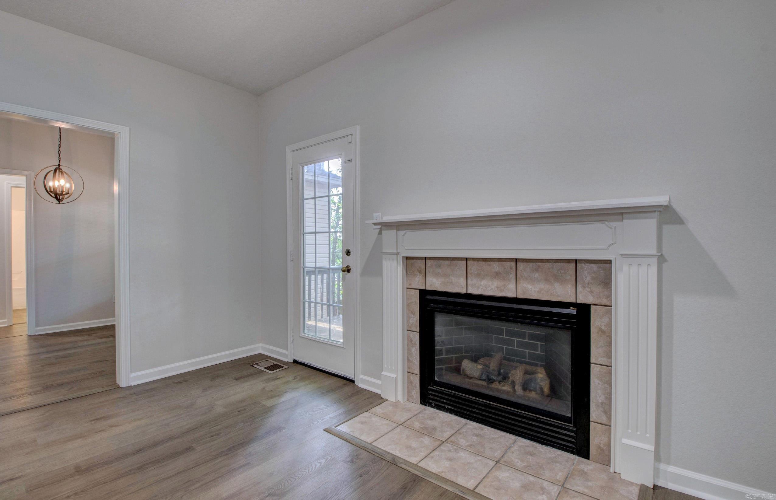 WESTHAMPTON - Residential