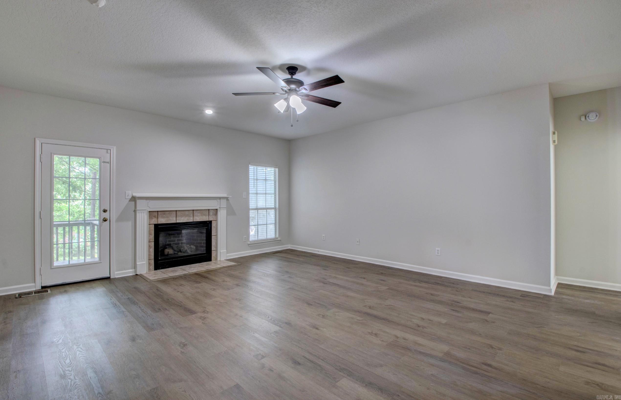 WESTHAMPTON - Residential