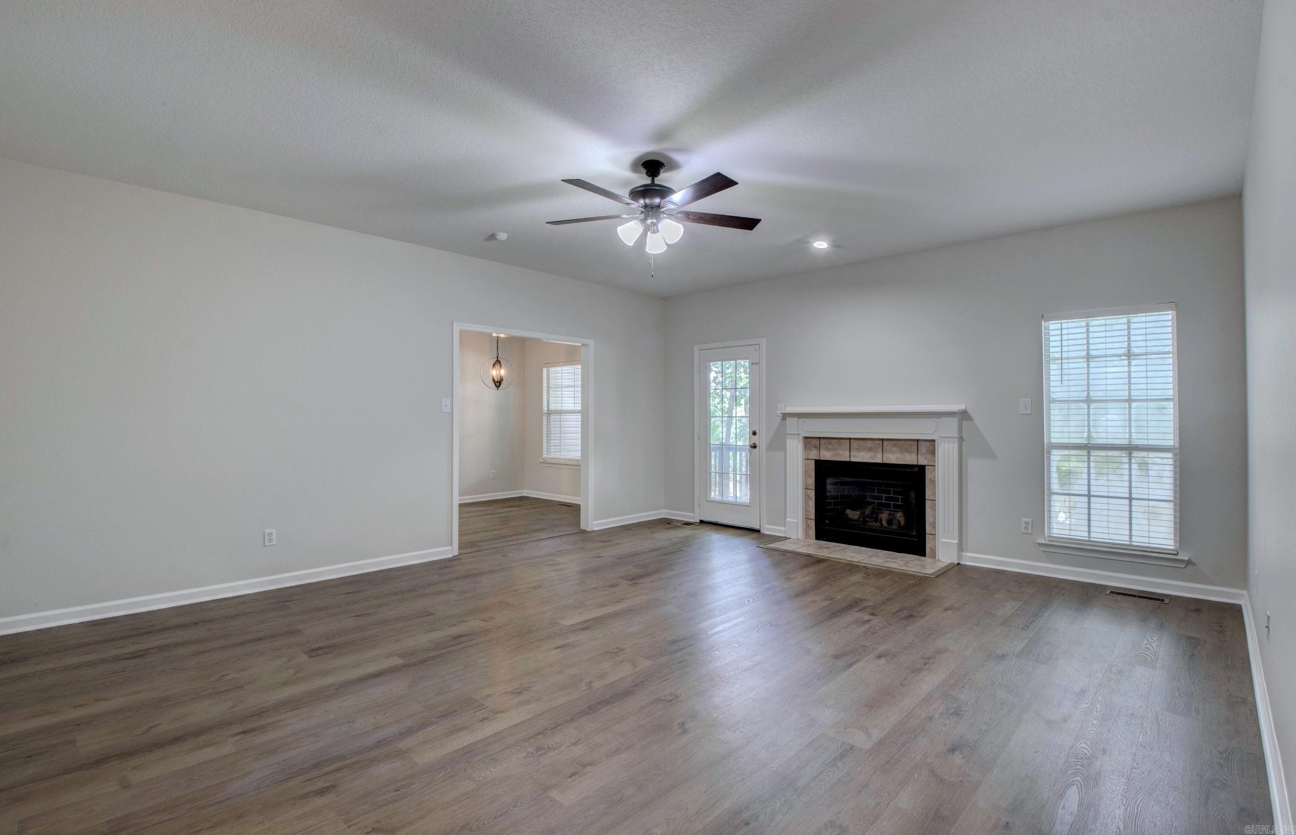 WESTHAMPTON - Residential