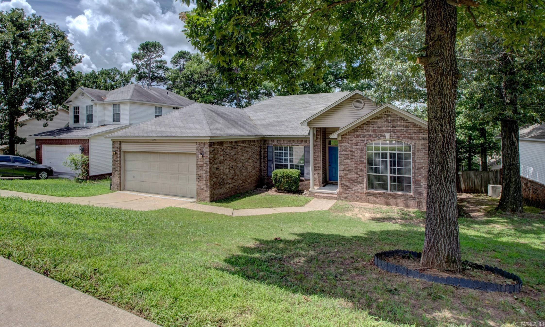 WESTHAMPTON - Residential