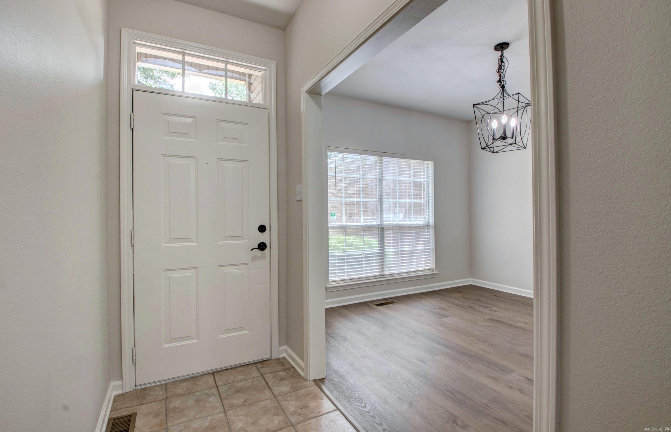 WESTHAMPTON - Residential