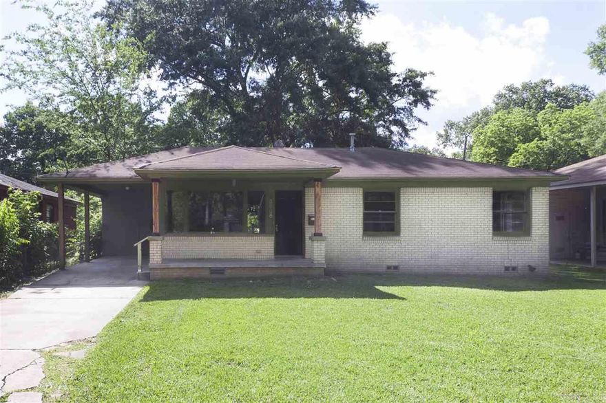 Adorable West Little Rock for rent! Completely renovated throughout. Fenced in backyard, wonderful curb appeal!