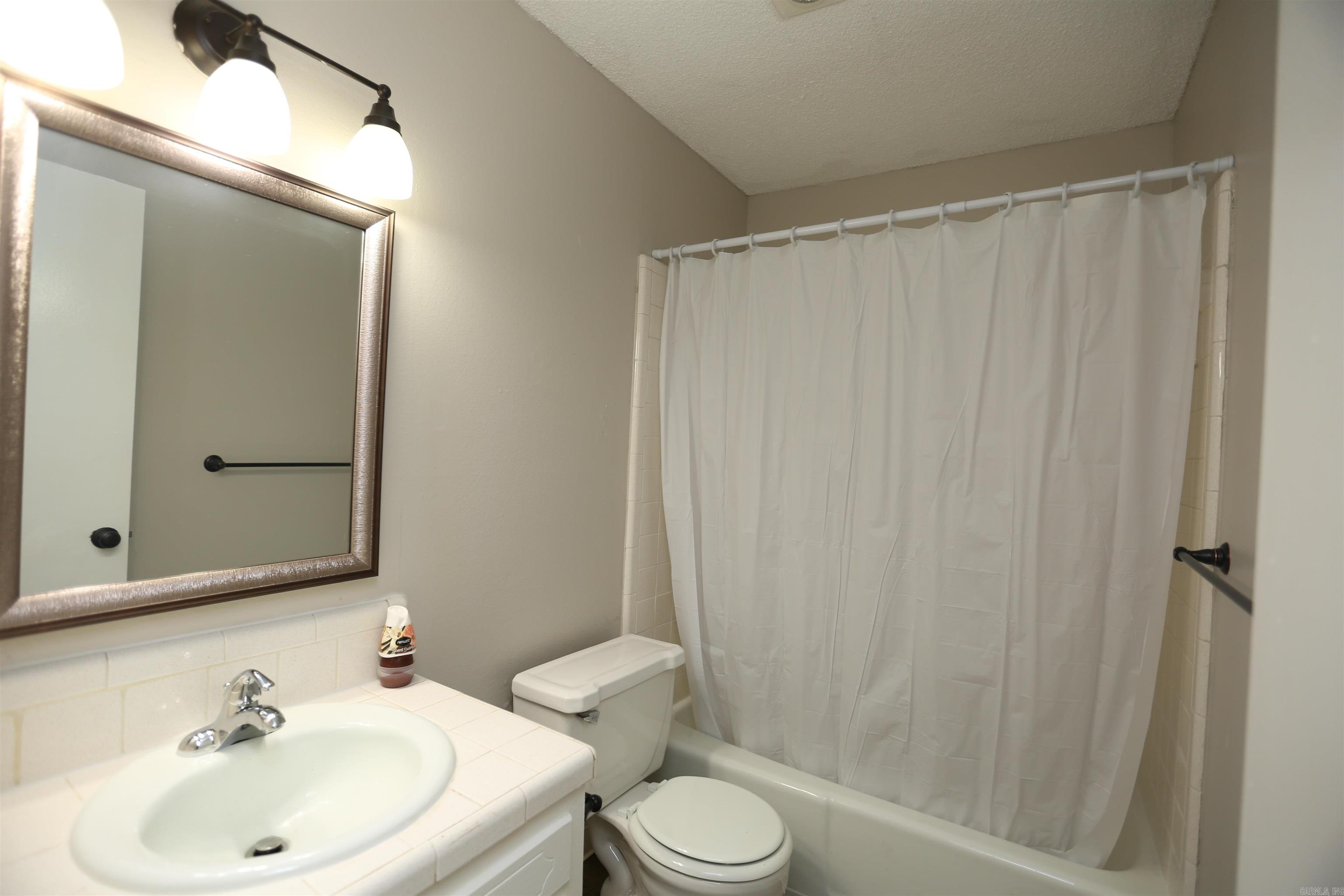 Hill Crest - Residential Lease