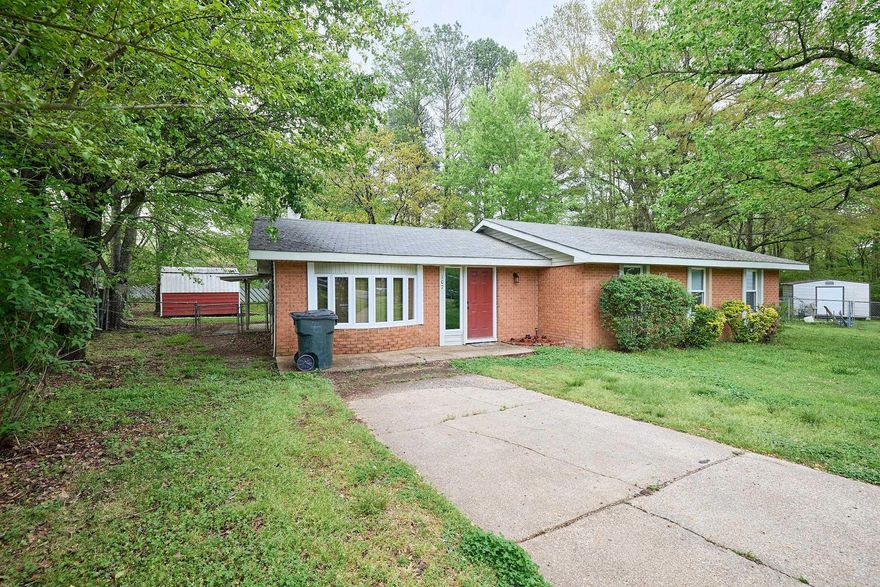 Spacious 4 bedroom home in cul-de-sac in Lake Hamilton School District with large fenced backyard and loads of storage. You will love the screened-in porch. All new windows. HVAC approximately 8 years old. Storage building and an additional side covered porch in the back yard too!