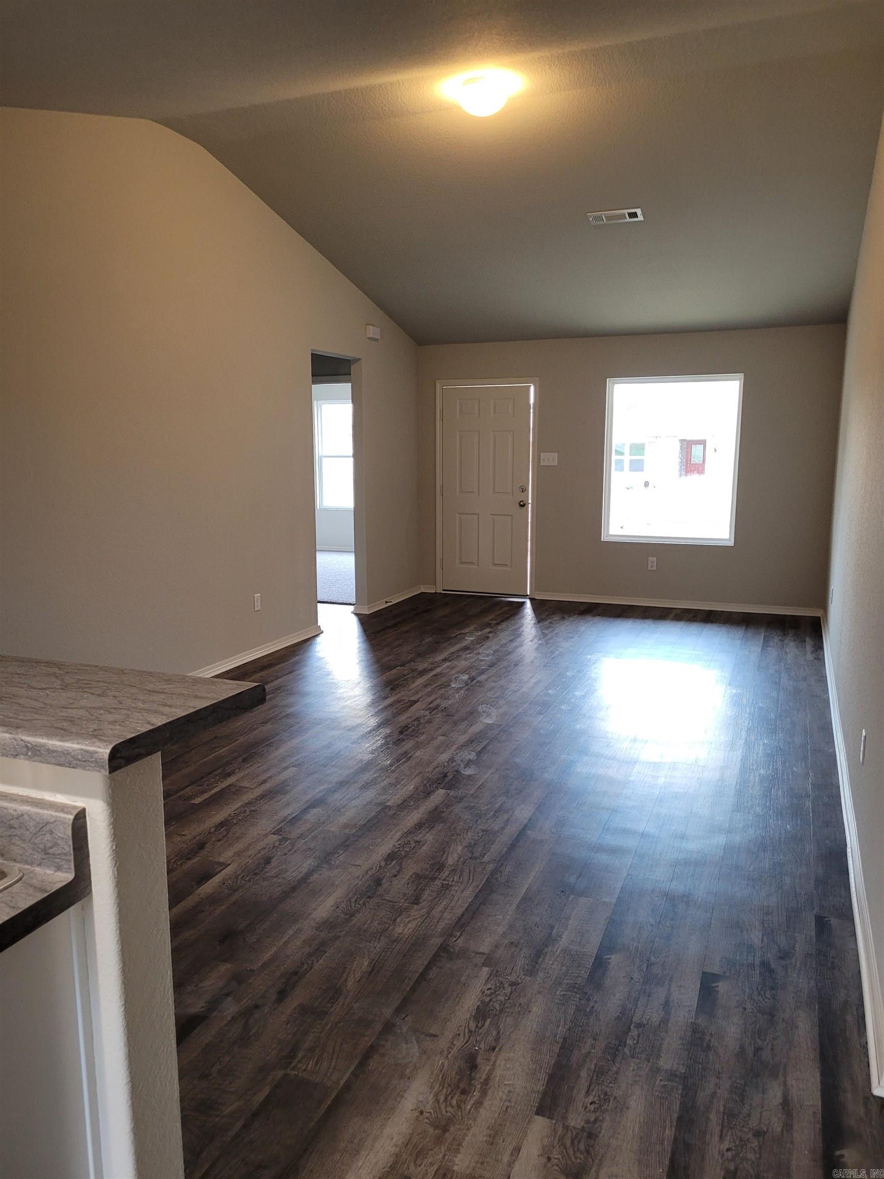 OAKLAND GROVE ESTATES - Residential Lease