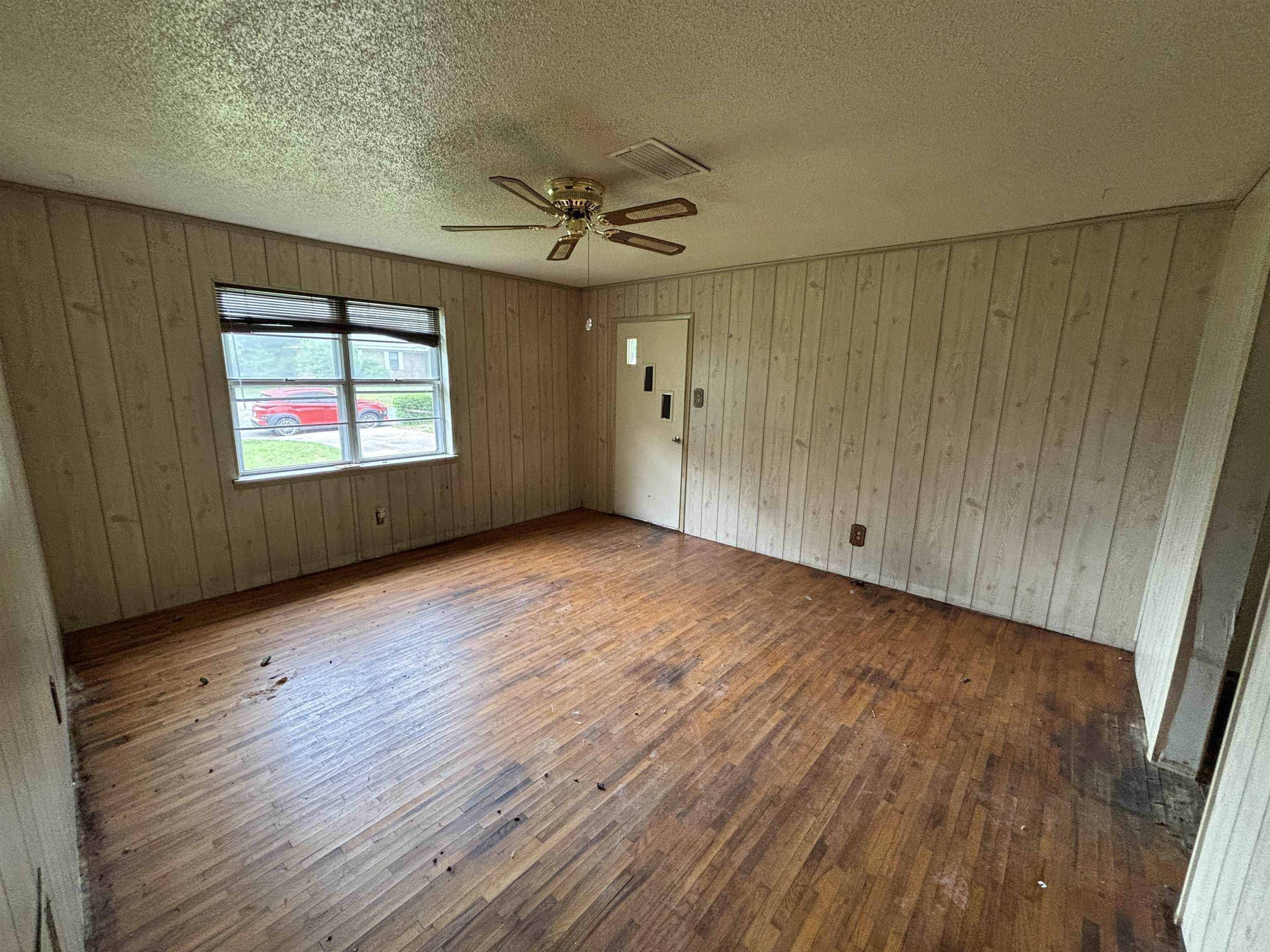 BRIARFIELD - Residential