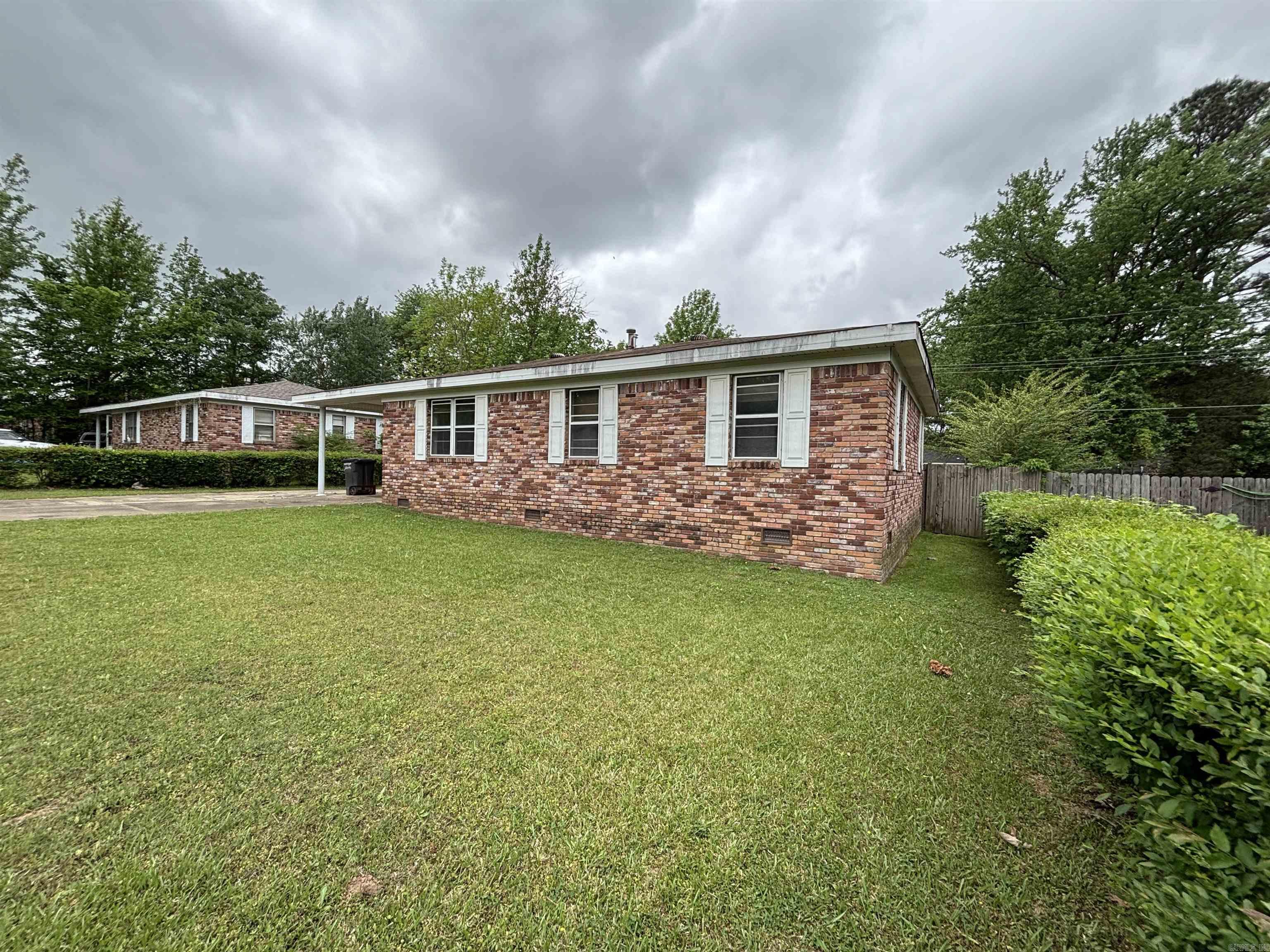 BRIARFIELD - Residential