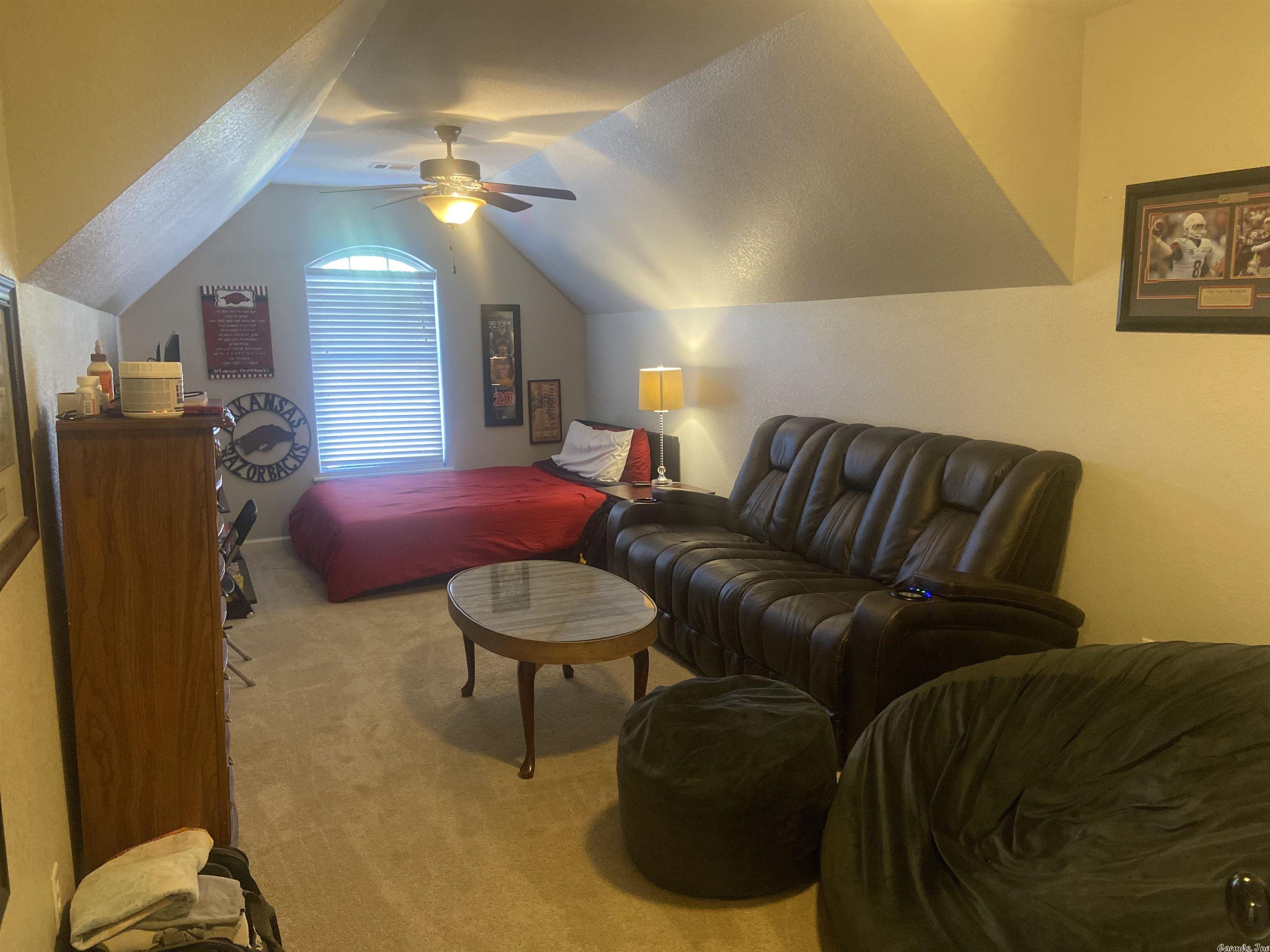 WYNNEWOOD - Residential