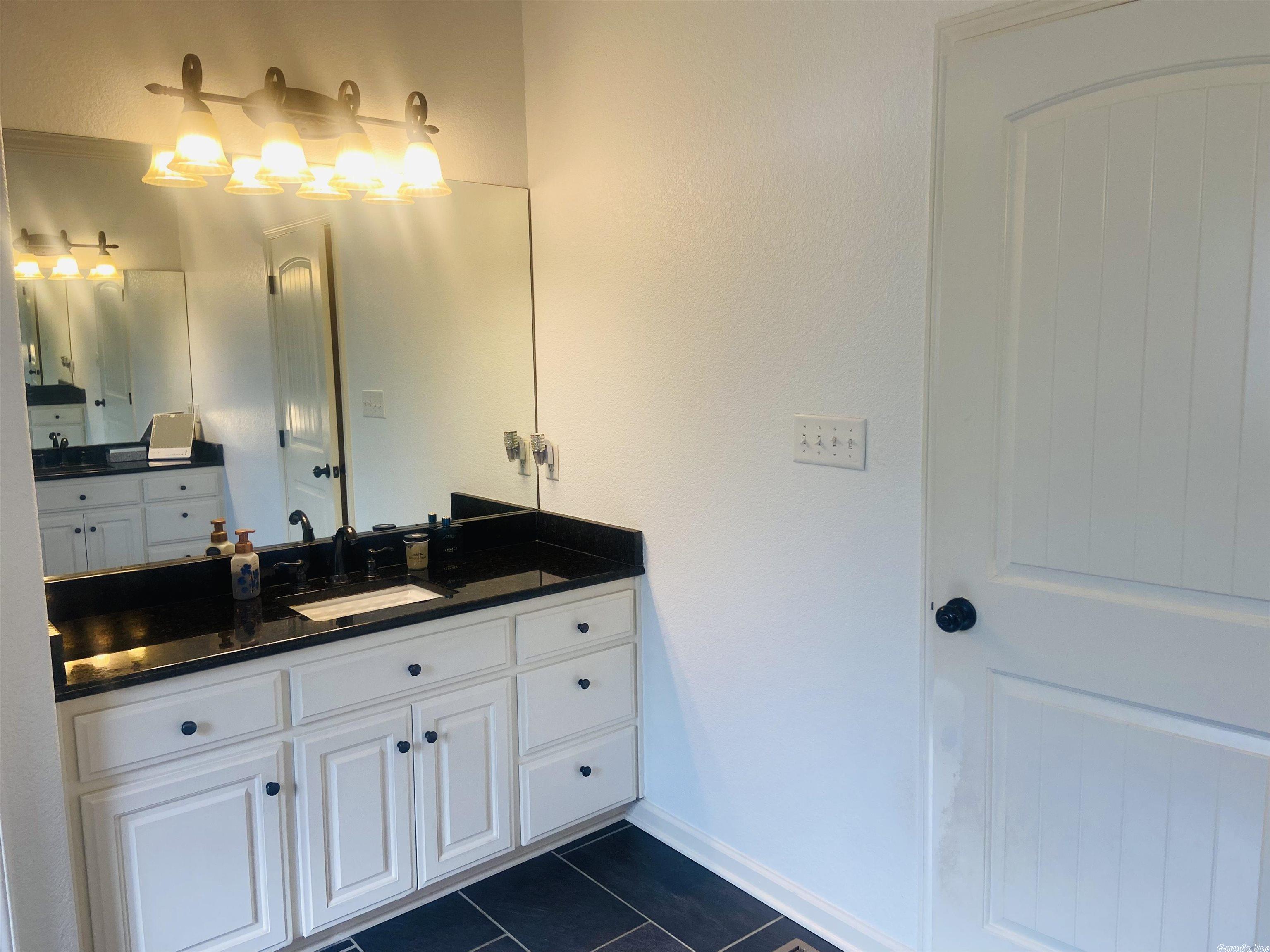 WYNNEWOOD - Residential