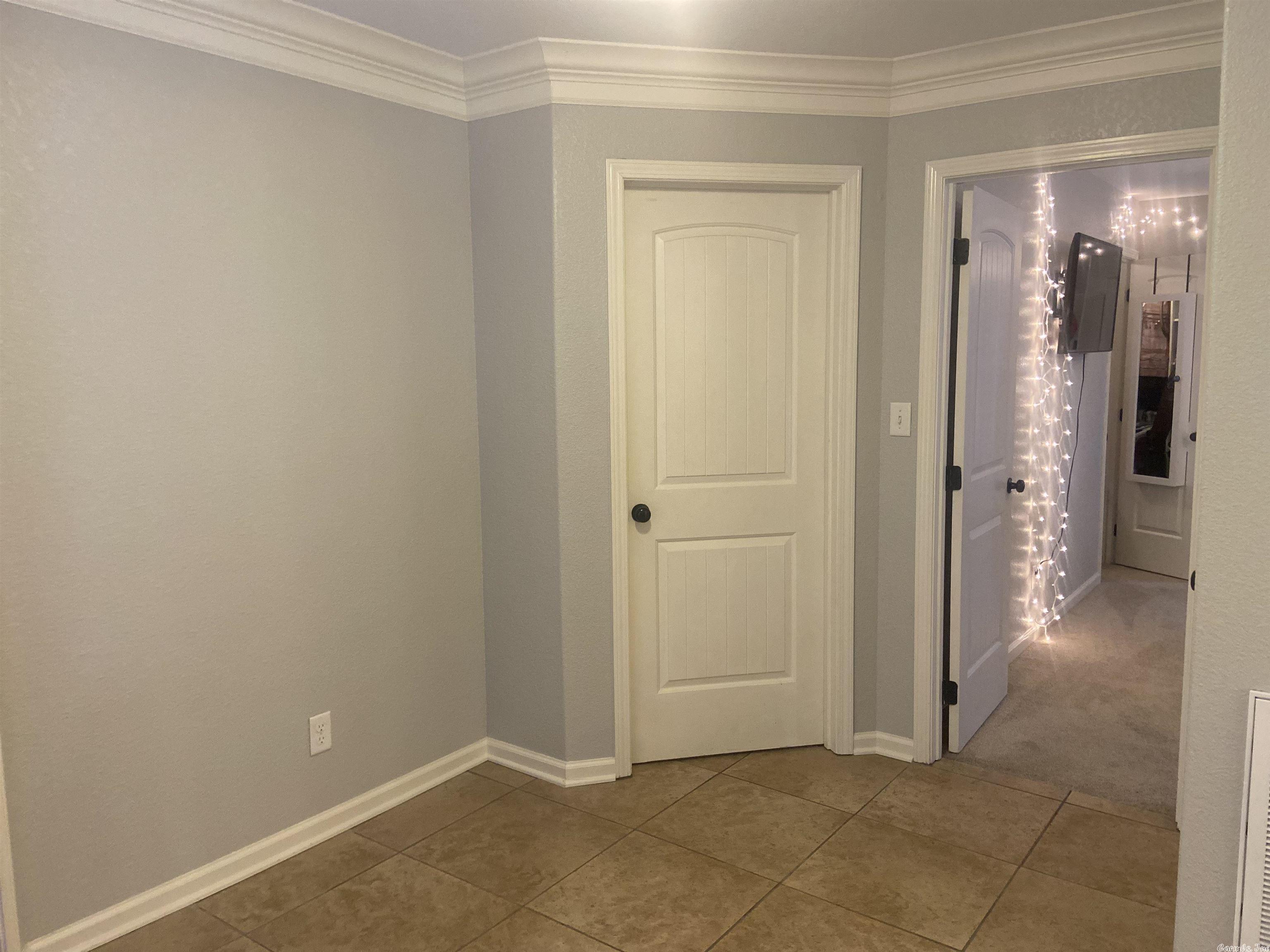 WYNNEWOOD - Residential