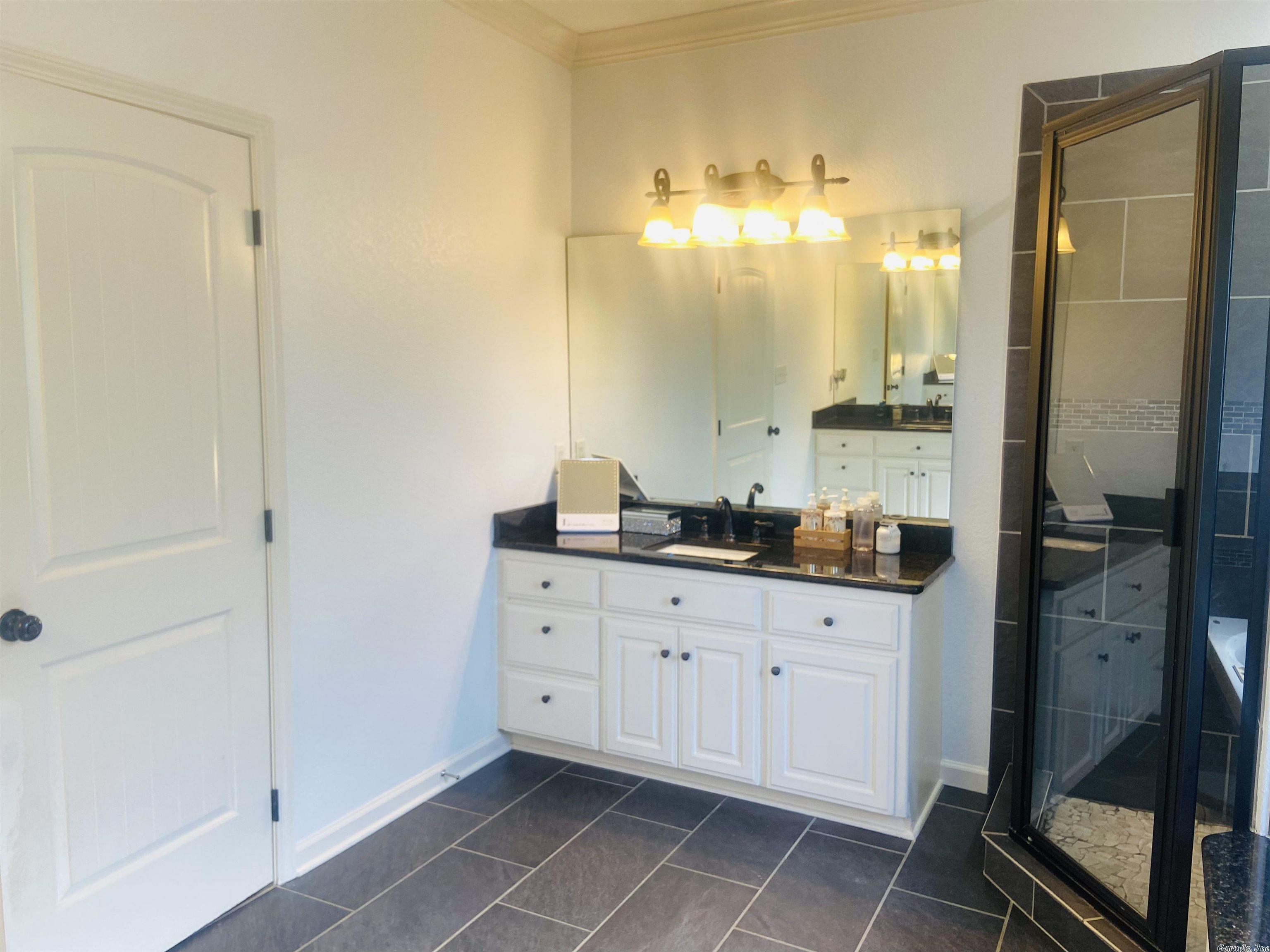 WYNNEWOOD - Residential