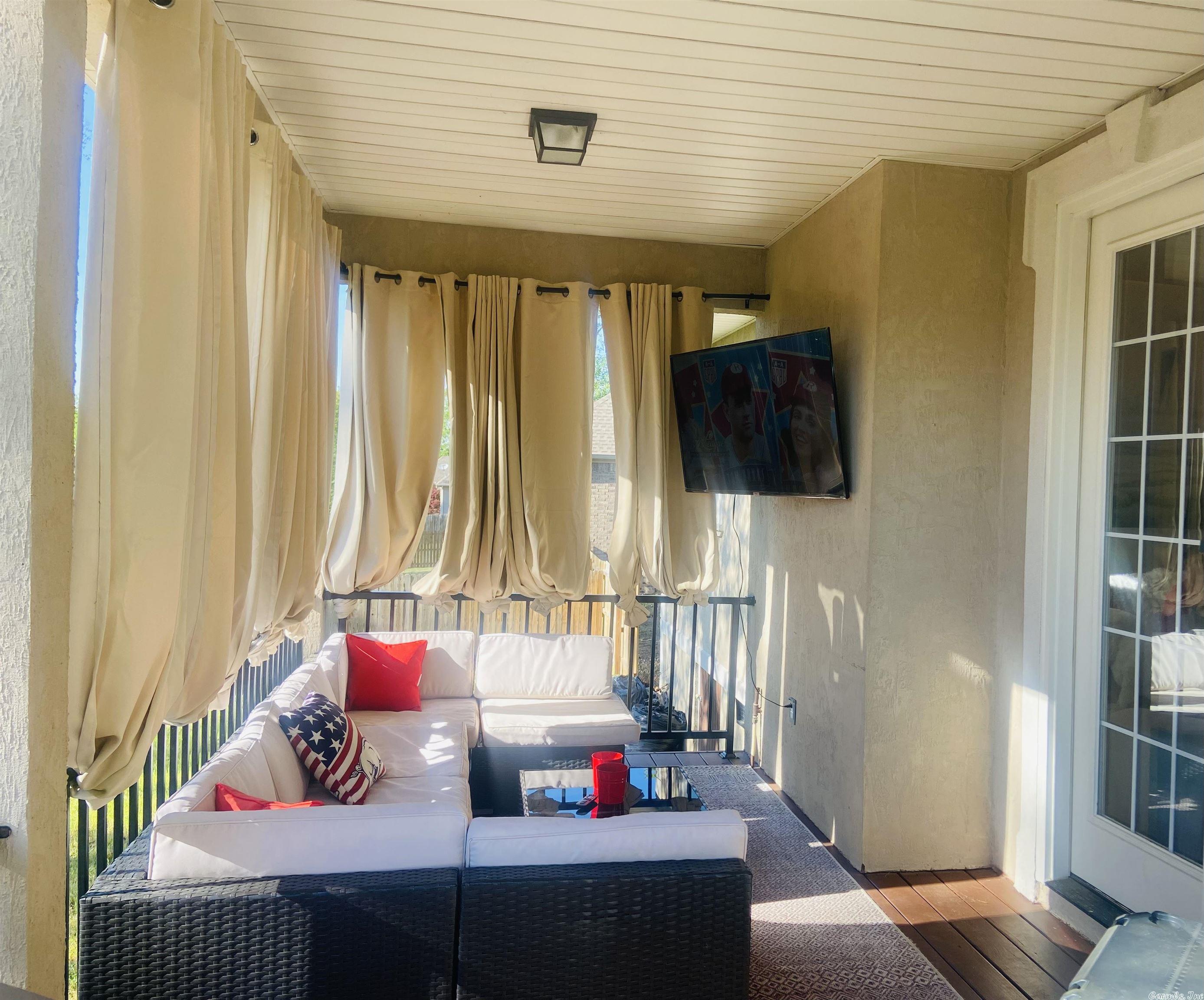 WYNNEWOOD - Residential