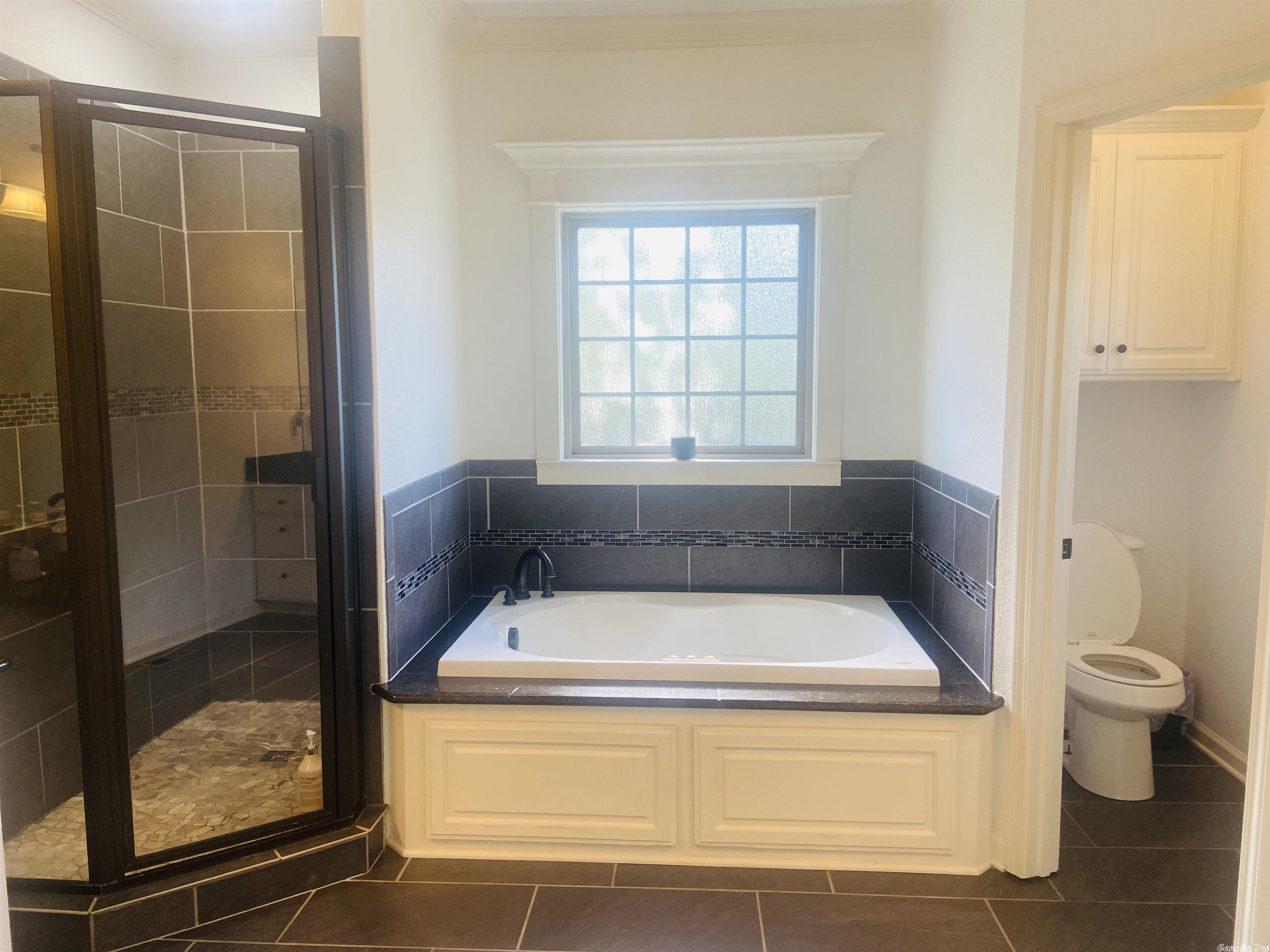 WYNNEWOOD - Residential