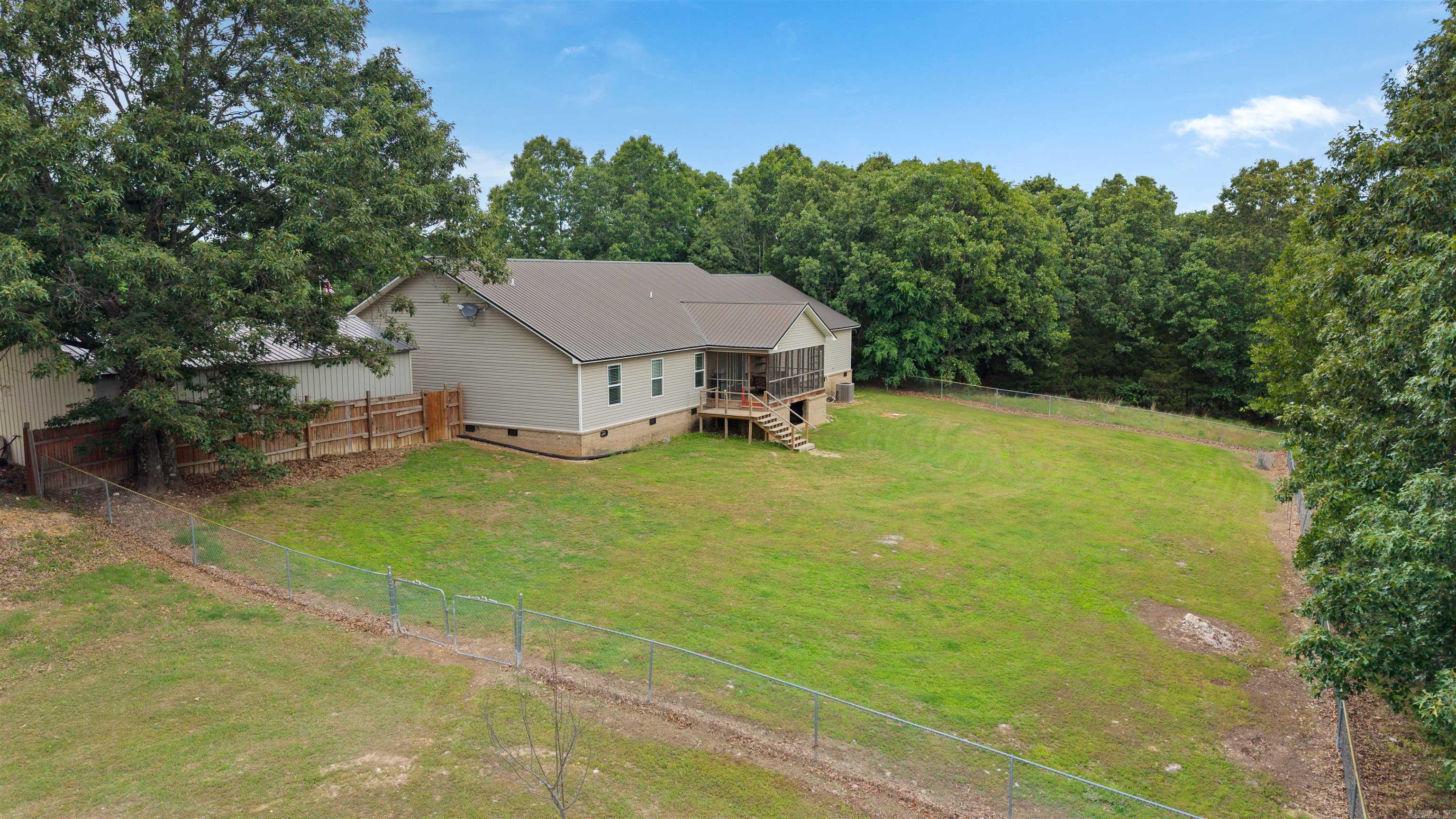 WILD BILL ESTATES - Residential