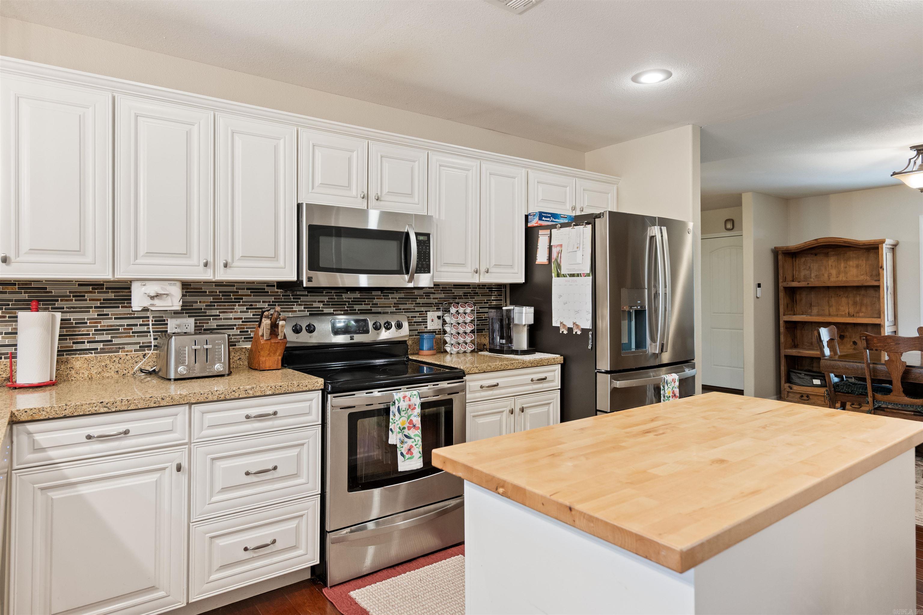 WILD BILL ESTATES - Residential
