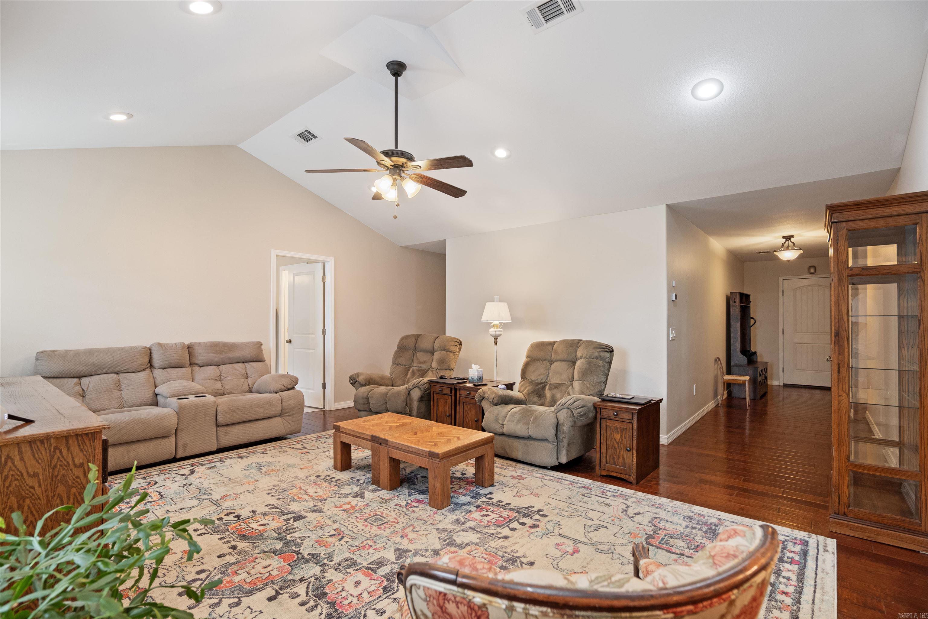 WILD BILL ESTATES - Residential