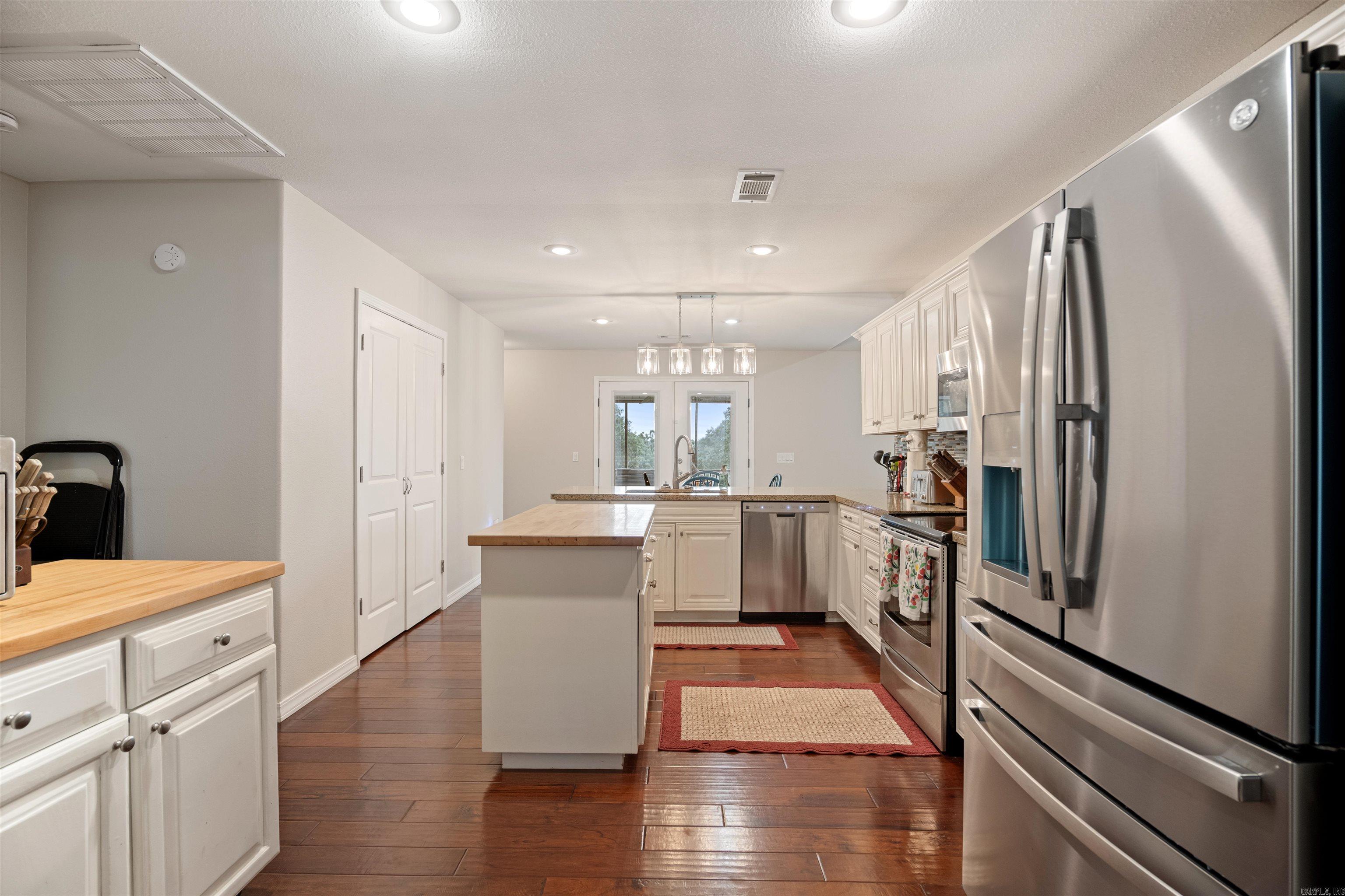WILD BILL ESTATES - Residential
