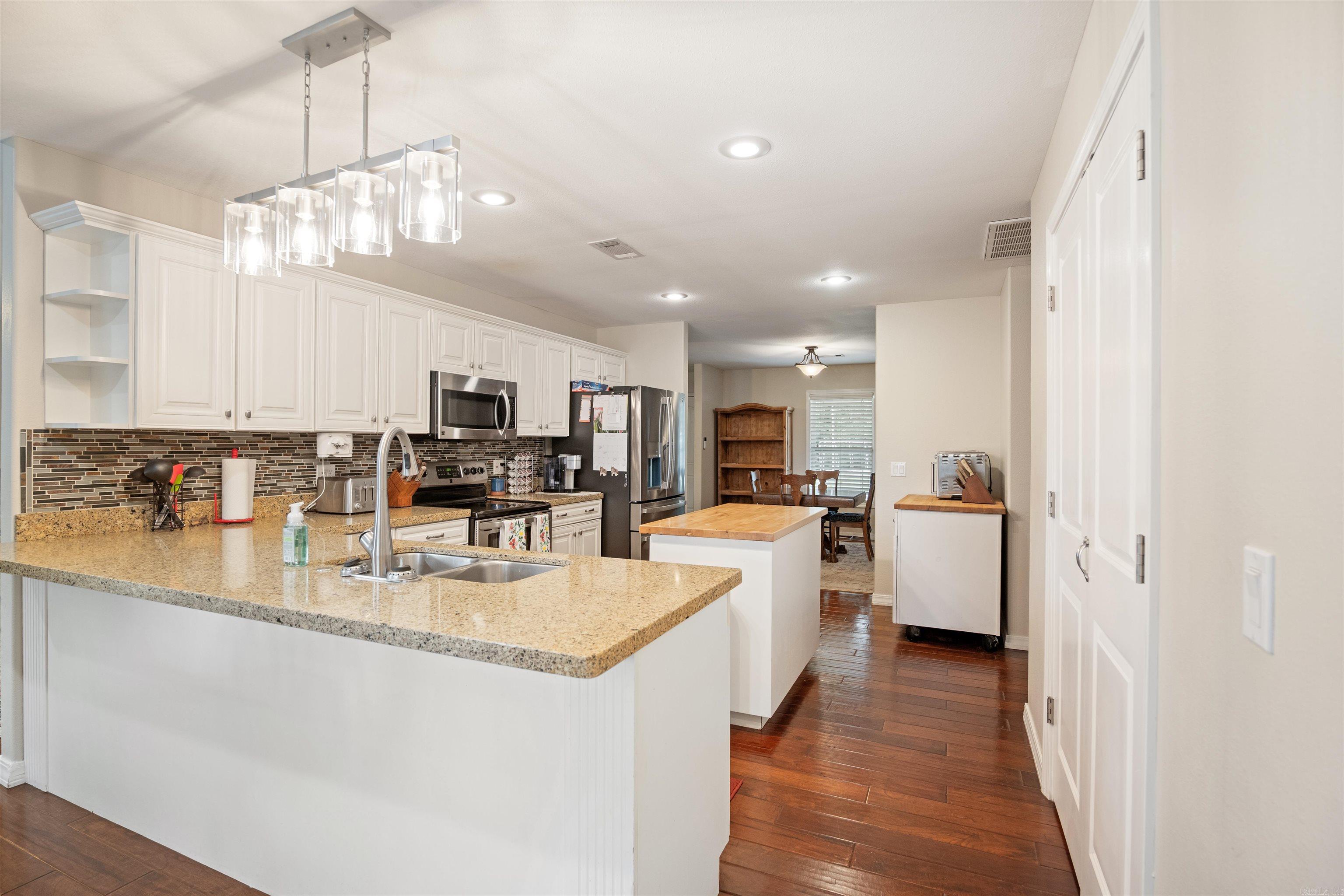 WILD BILL ESTATES - Residential