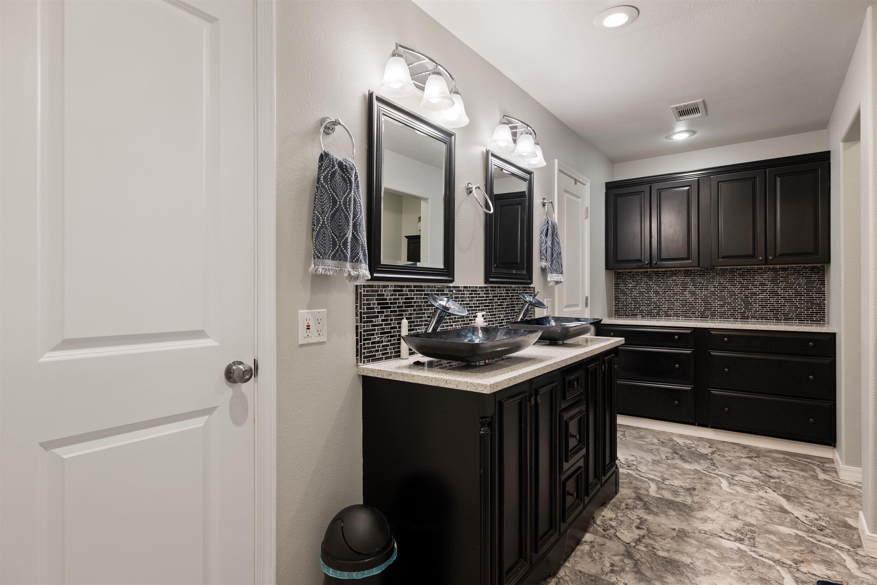 WILD BILL ESTATES - Residential