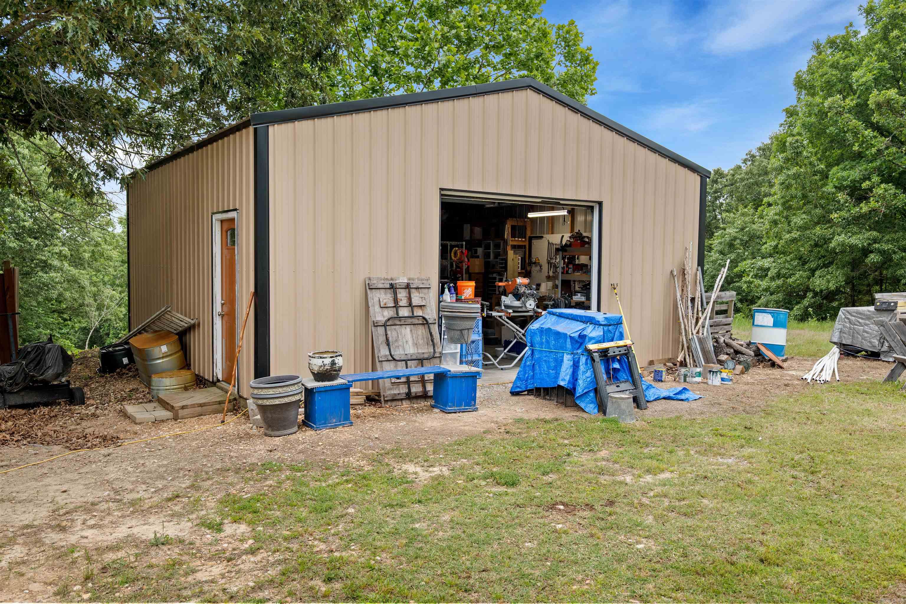 WILD BILL ESTATES - Residential