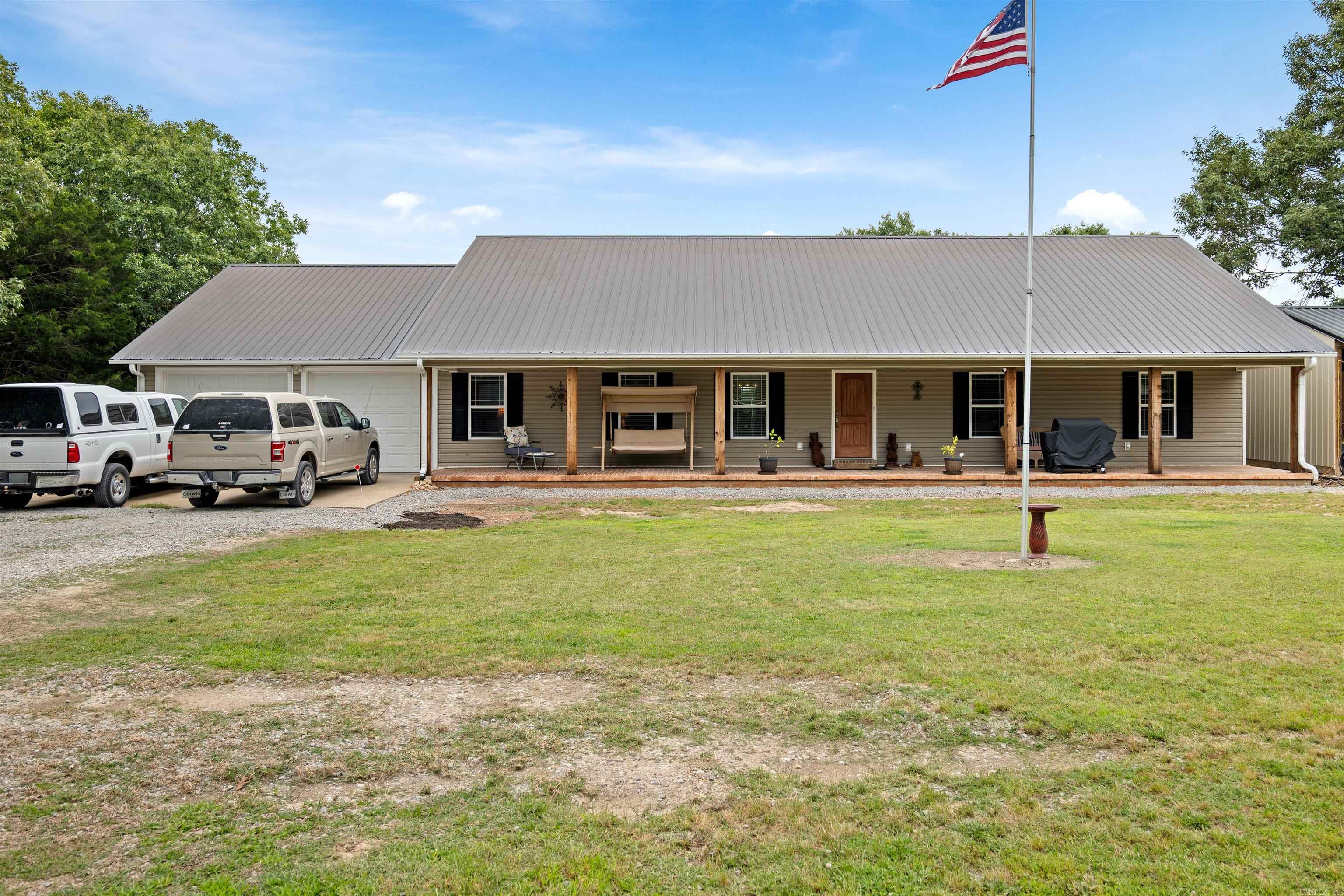 WILD BILL ESTATES - Residential