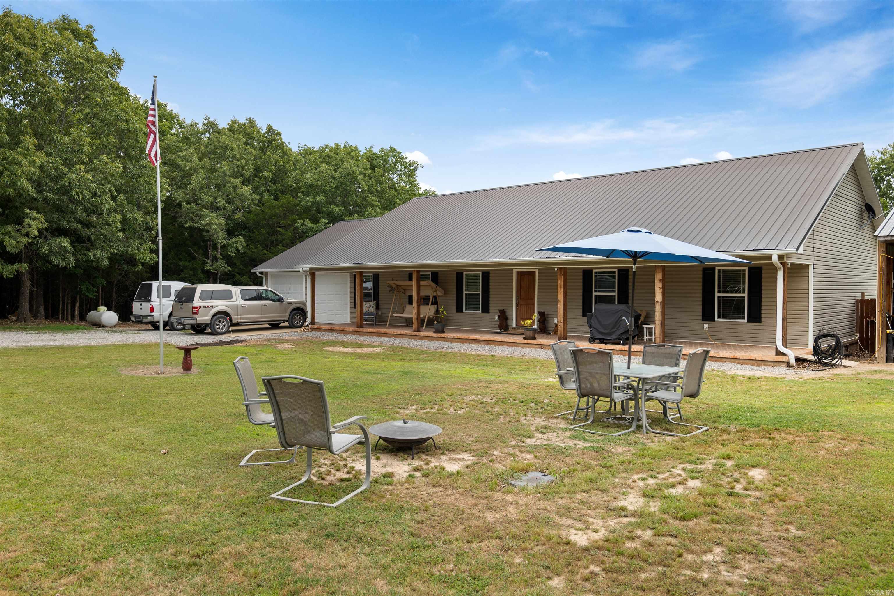 WILD BILL ESTATES - Residential