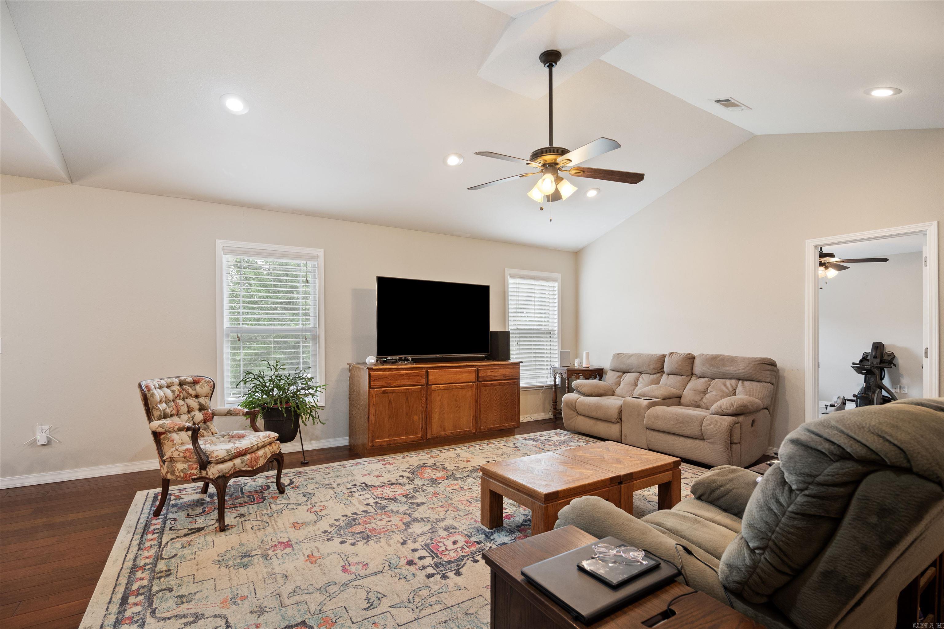 WILD BILL ESTATES - Residential