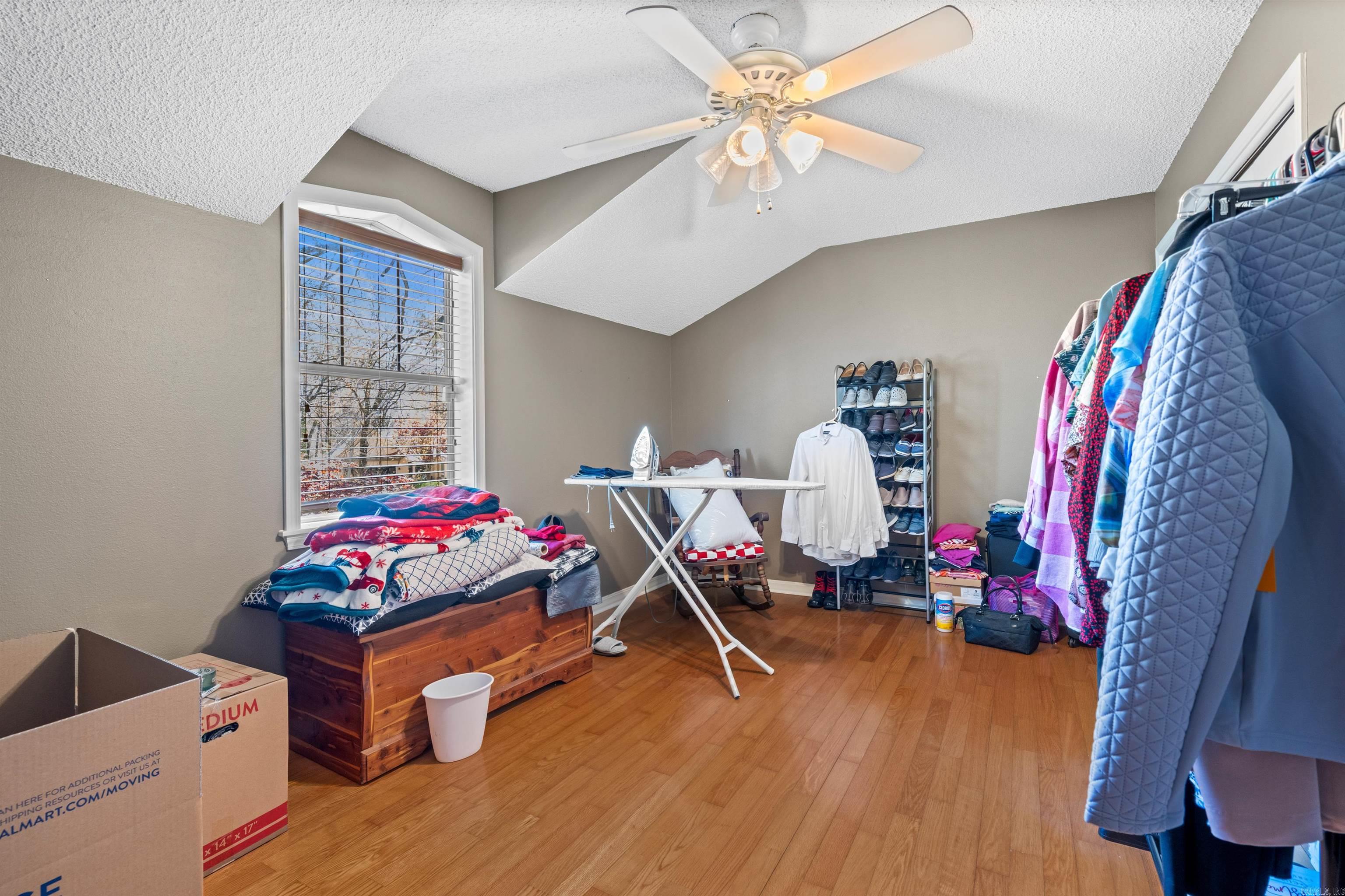 PINE HILLS PARK ADDN - Residential