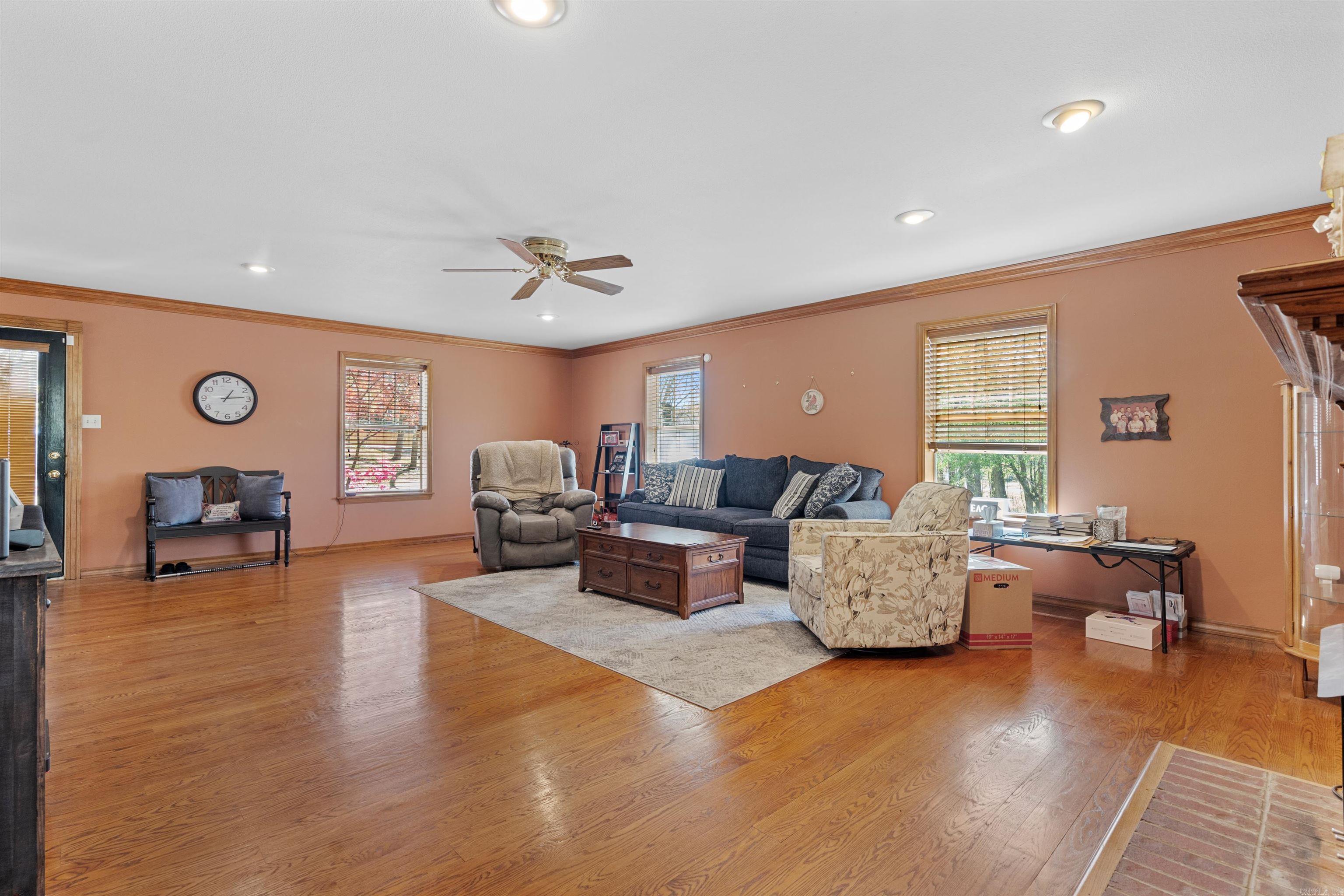 PINE HILLS PARK ADDN - Residential