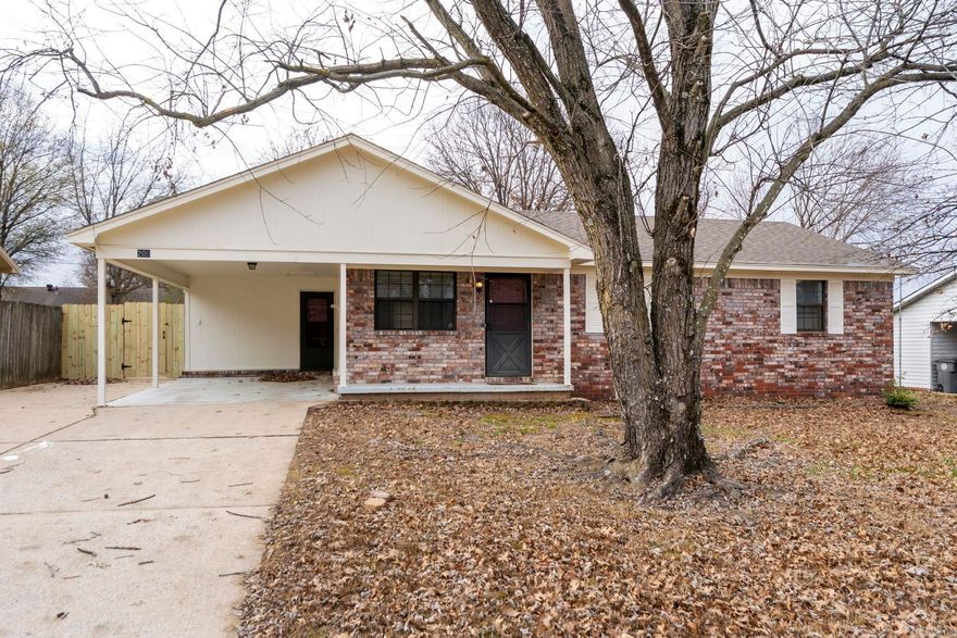 Welcome to this charming all-brick 3-bedroom, 1-bath home, perfectly situated near shopping, dining, and schools in Searcy! Recent updates add modern touches while maintaining timeless appeal. NEW kitchen and baths! Enjoy a flat, fenced backyard—perfect for relaxing or hosting guests. Whether you’re a first-time buyer, investor, or empty-nester, this home checks all the right boxes. No seller property disclosure. Some photos have been virtually staged.