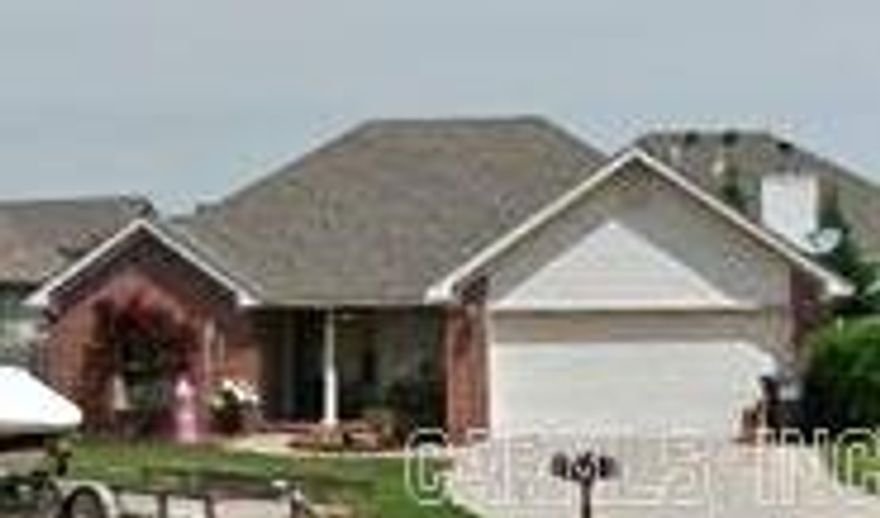 Great starter home.  Central location close to all local town amenities.