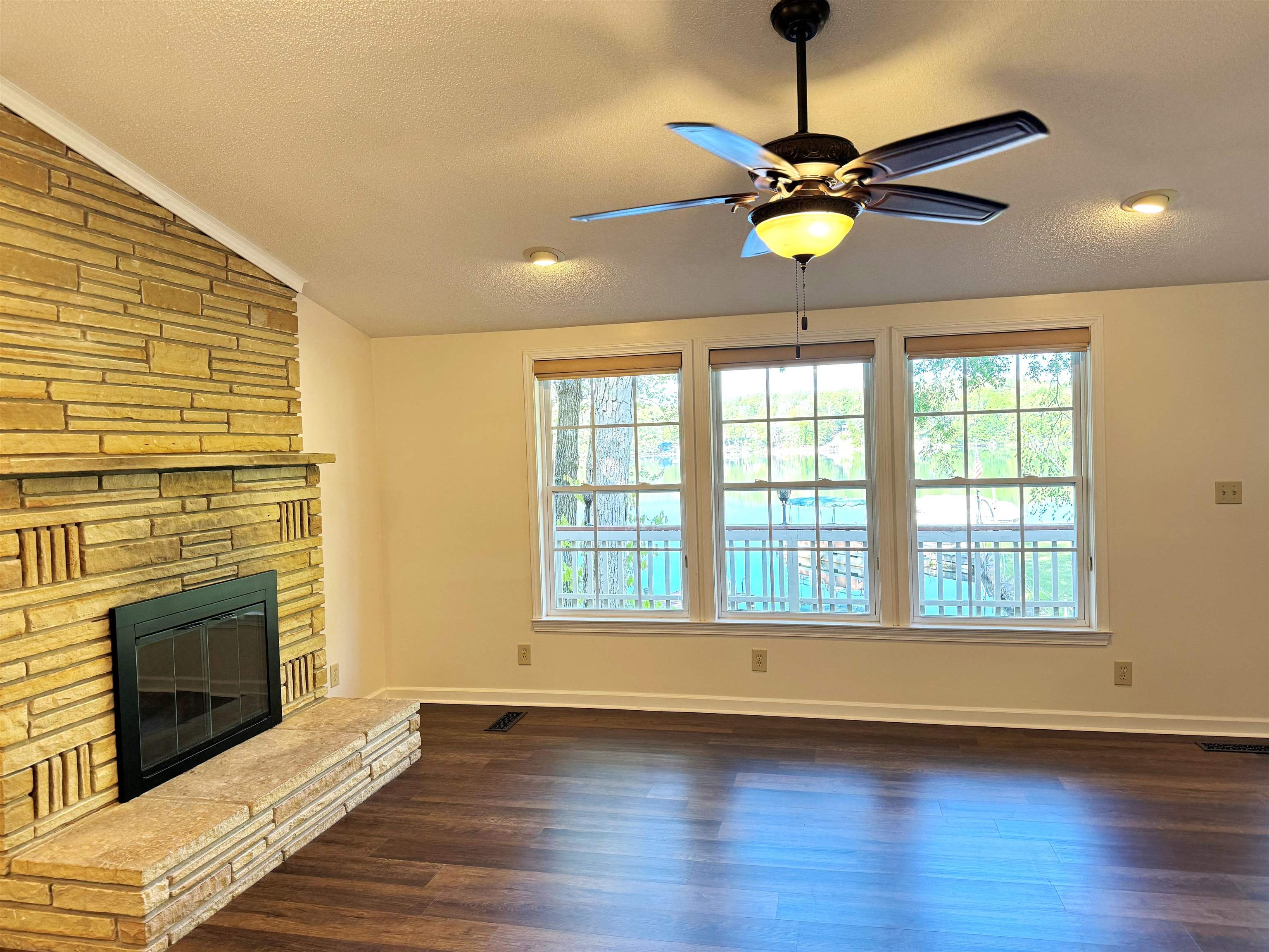 EAST LAKE - Residential